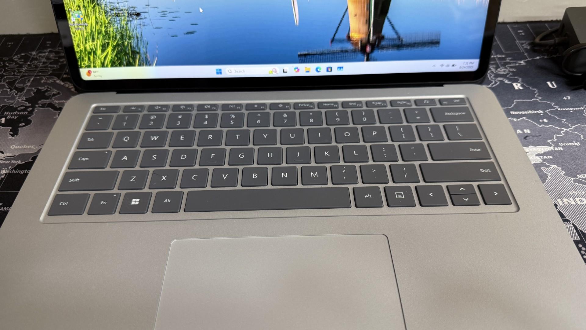 Microsoft Surface Laptop Studio - 32GB, 1TB, RTX 3050TI 4GB - 127 watt charger, MS Stylus included!