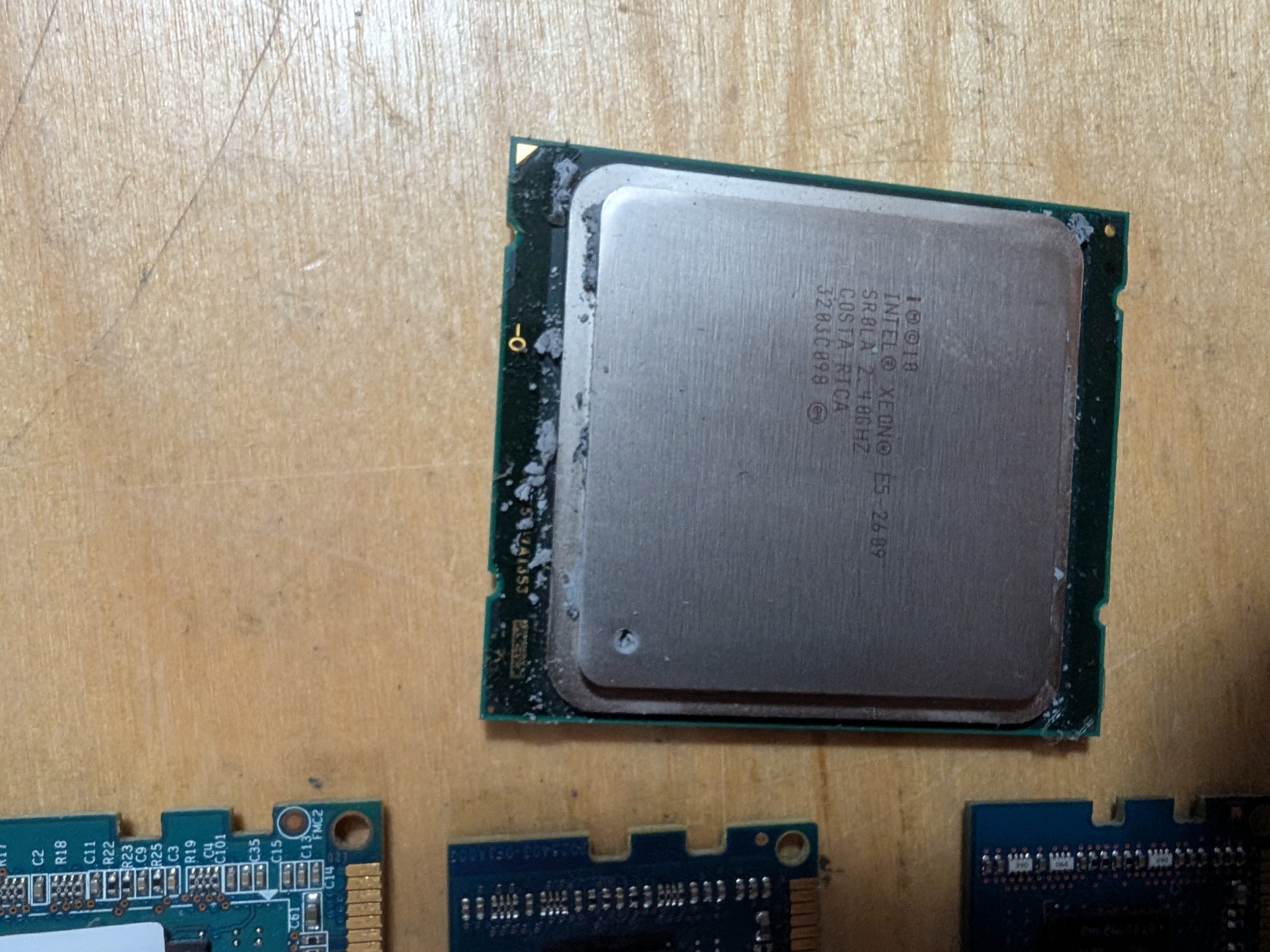 Intel Xeon 2609 + 16GB DDR3