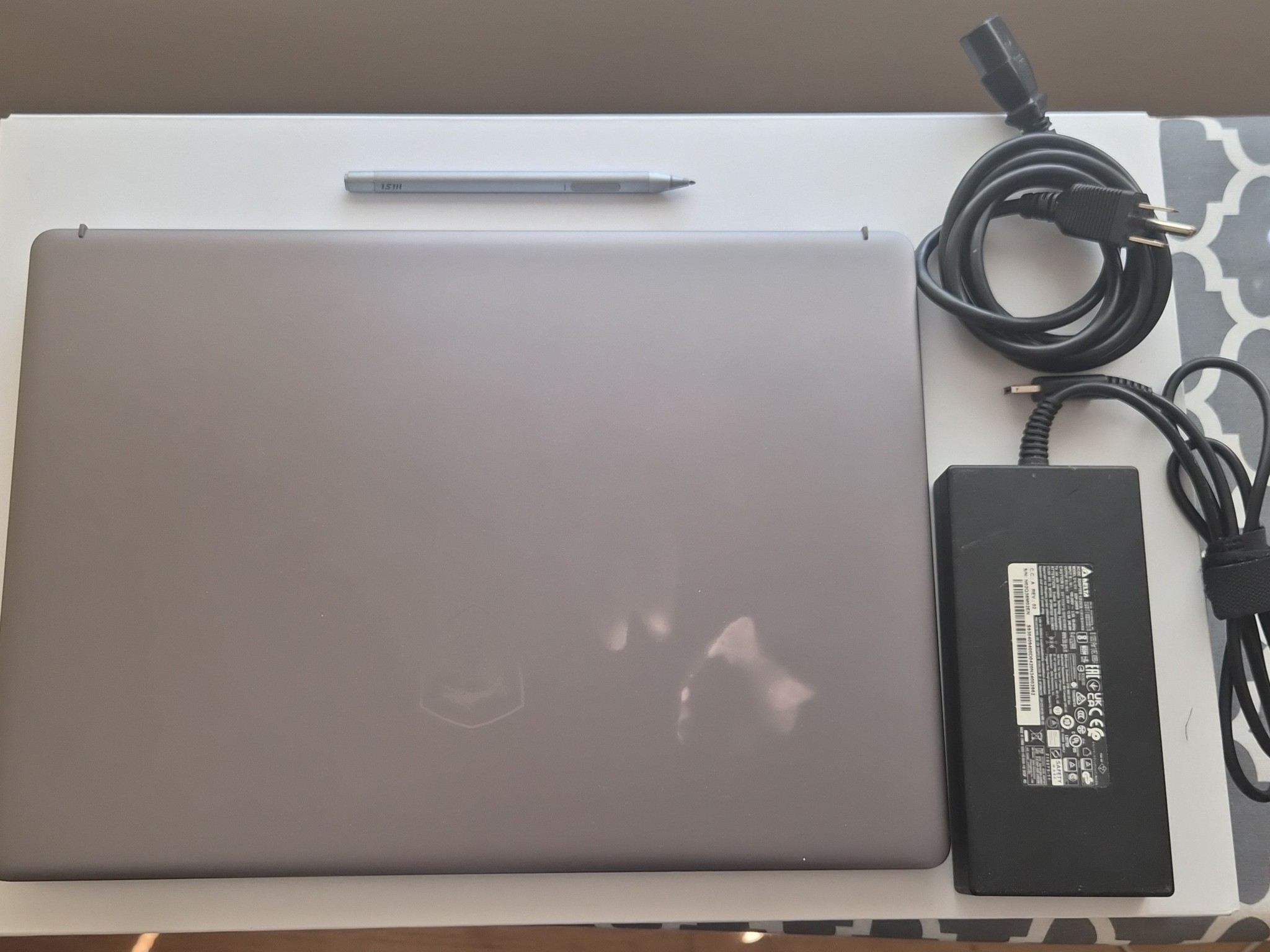 MSI Creator Z16 A13 HX Studio 16" Touchscreen Laptop (Lunar Gray)