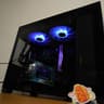 Squish Beast | RTX 5060 TI 8GB| RYZEN 5 7600X | 32GB DDR5 | 960GB 2.5 SSD | + Hotdog Sticker