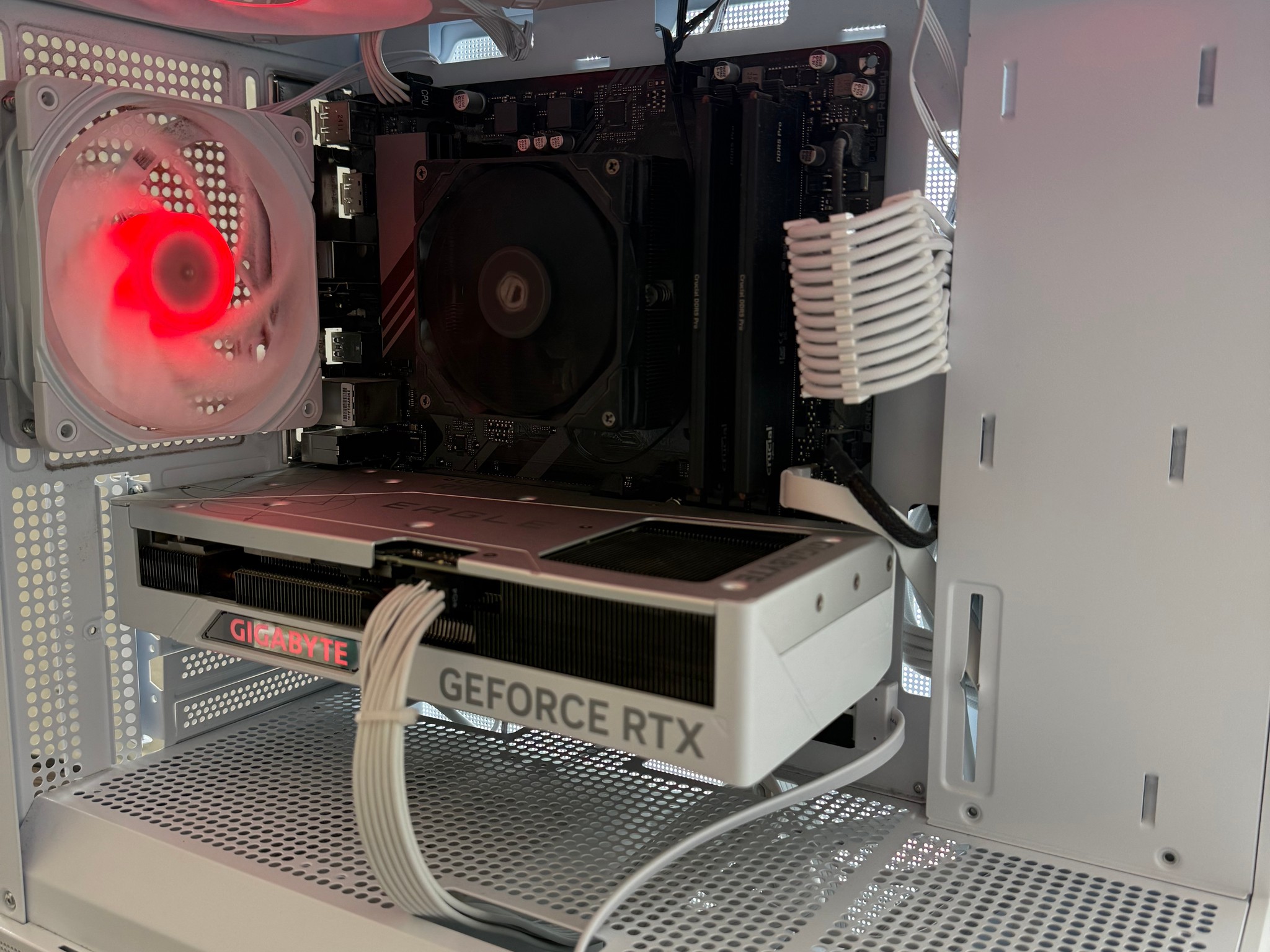 ❄️RTX 4070 SUPER❄️ Ryzen 5 7600❄️ WD BLACK 1TB❄️ 32GB DDR5❄️ GAMING / STREAMING 1440p PC