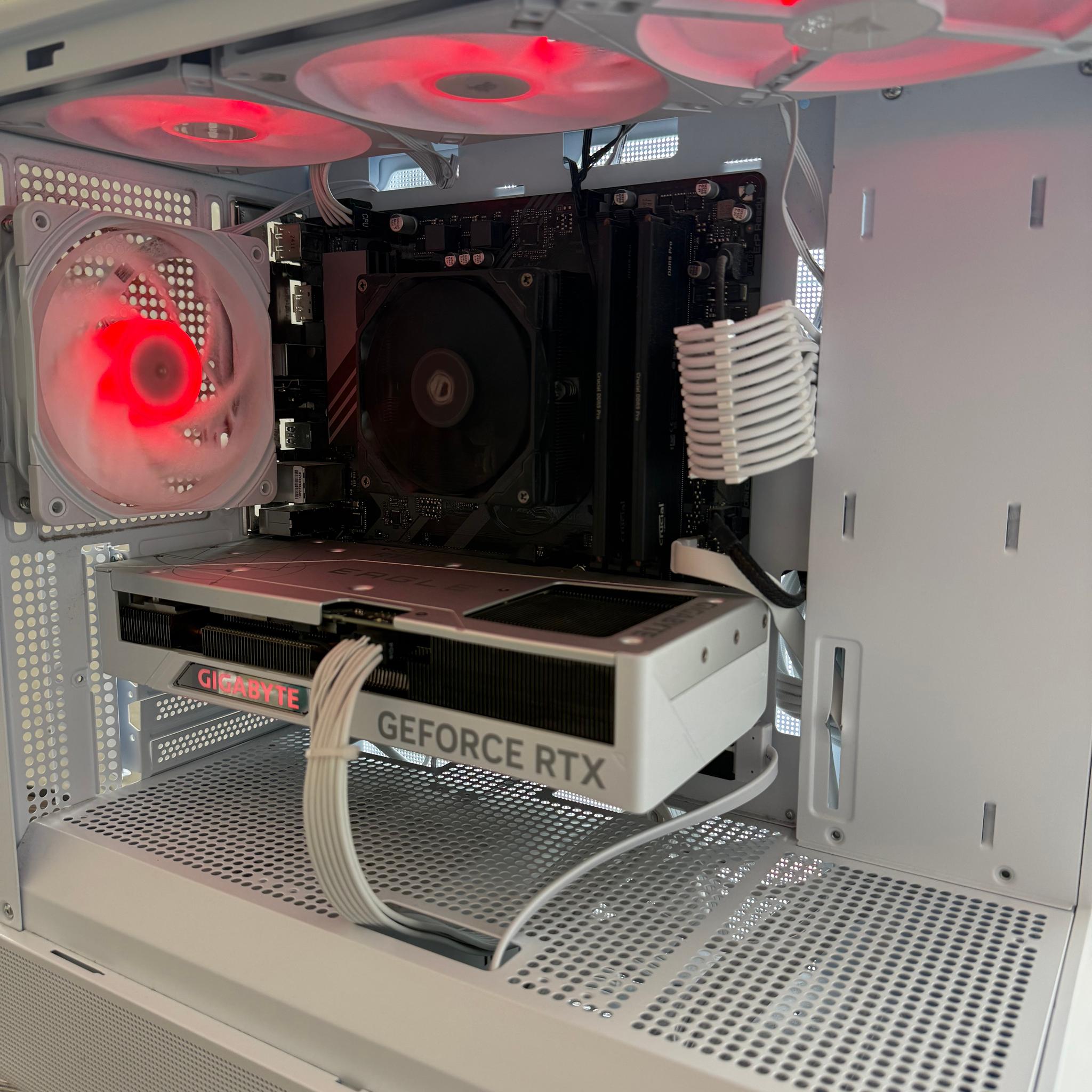 ❄️RTX 4070 SUPER❄️ Ryzen 5 7600❄️ WD BLACK 1TB❄️ 32GB DDR5❄️ GAMING / STREAMING 1440p PC