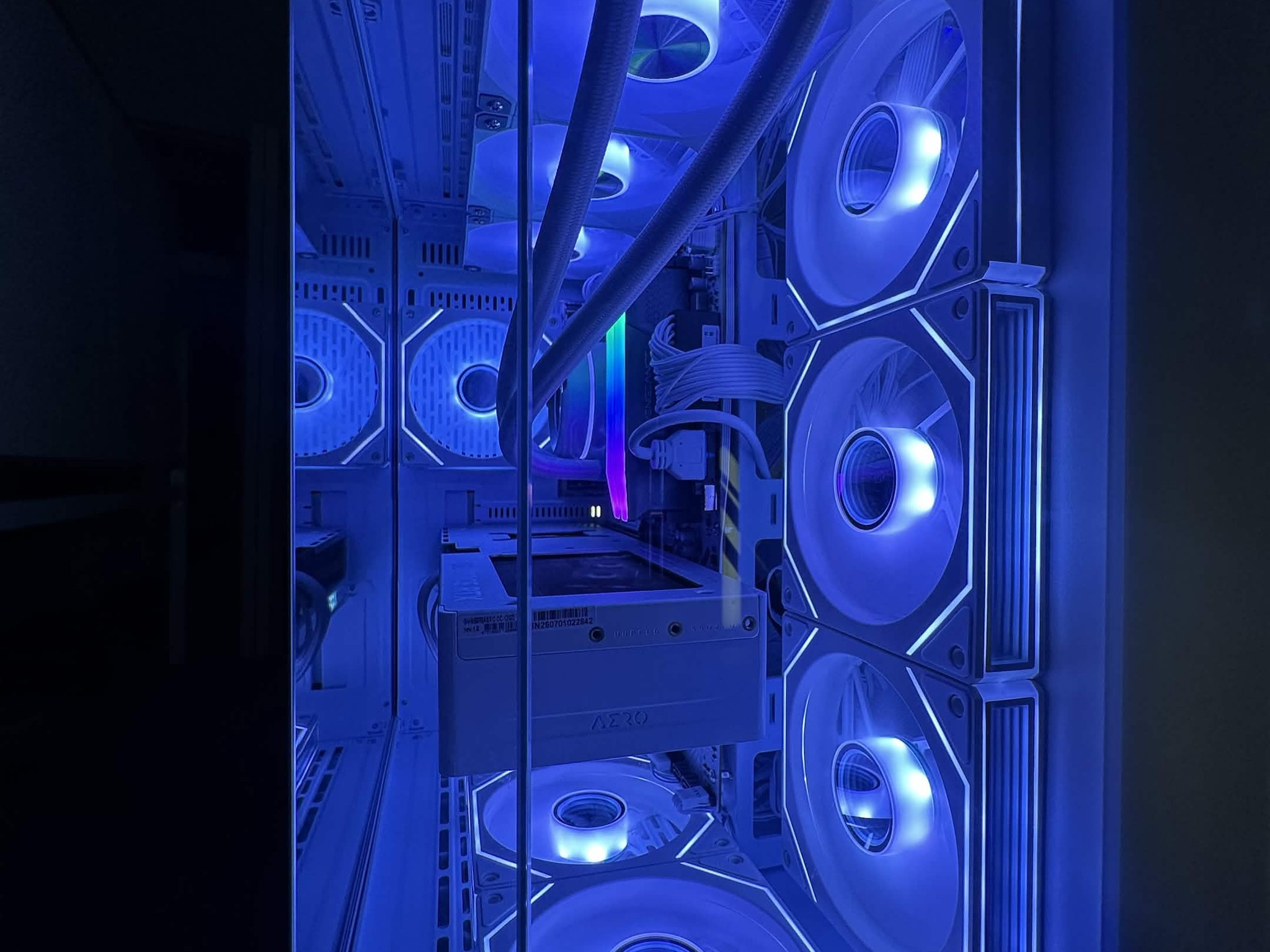 Aesthetic New Whiteout Gaming Pc 7800X3D | RTX 5070 | 32 GB DDR5