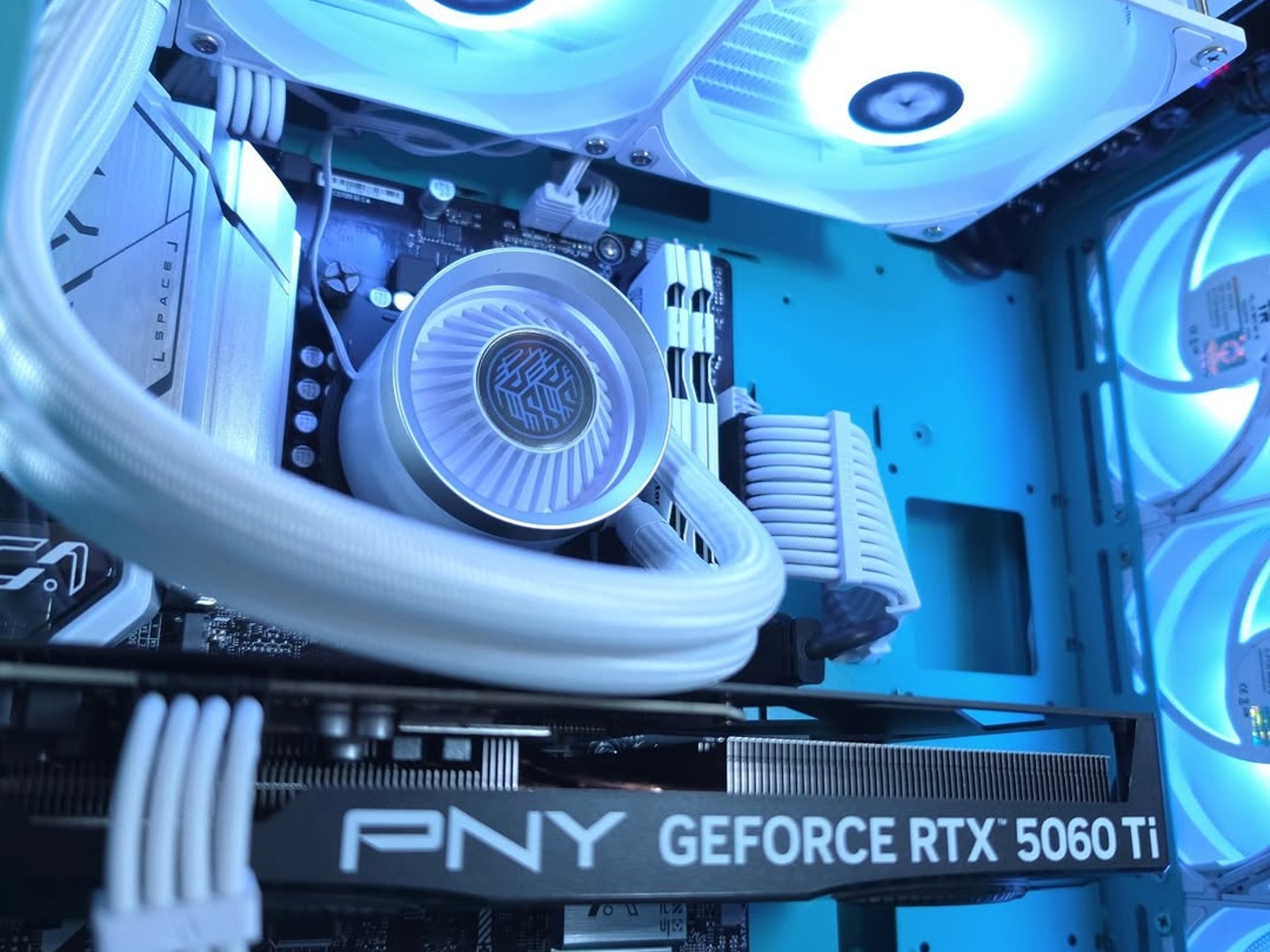 💙RTX 5060Ti | Core i5 14400F | 1080p/1440p Gaming Computer