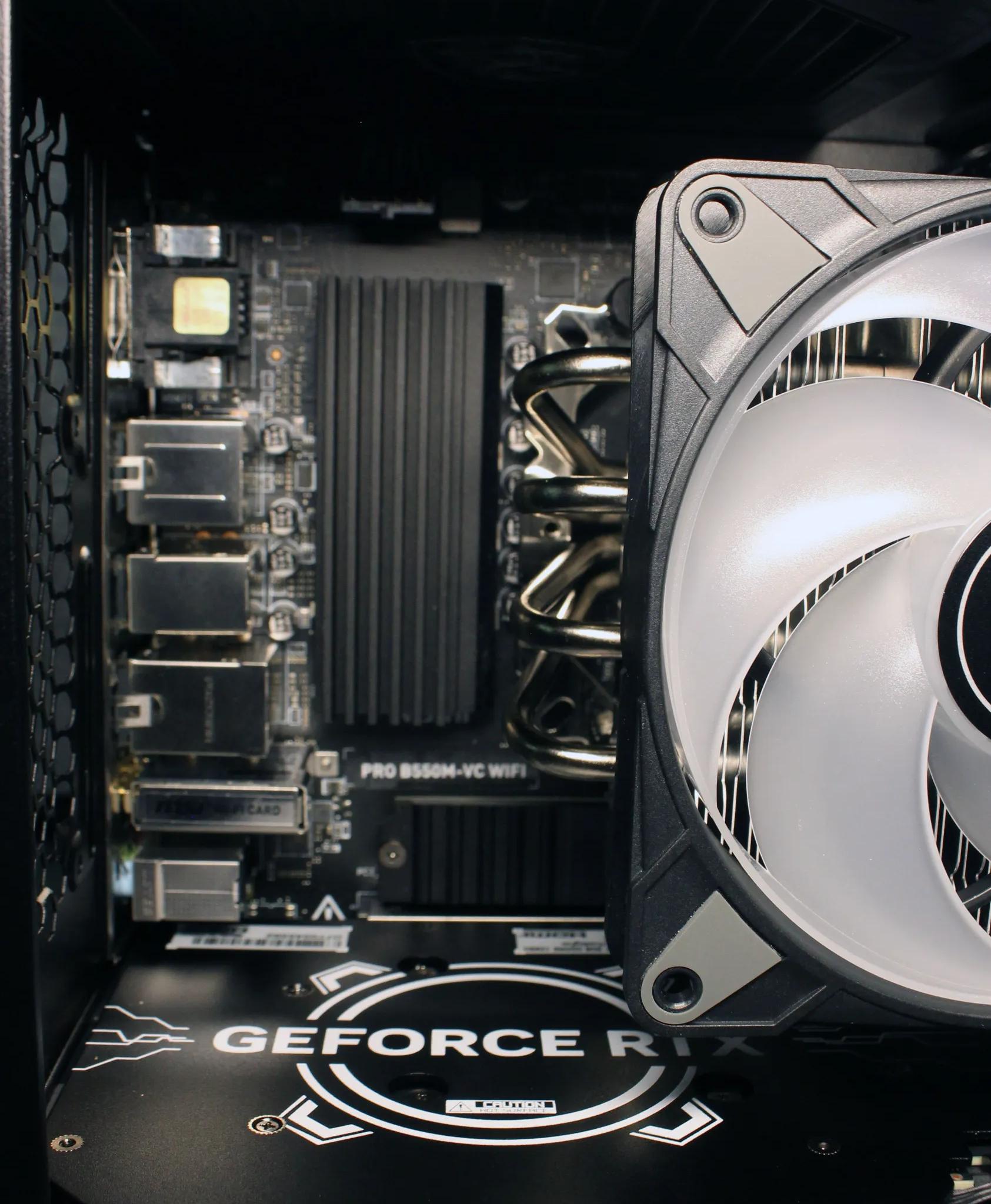 Mini Gaming PC / AMD Ryzen 7 5800X / RTX 4060 / 16GB / 1TB / Windows 11 Pro