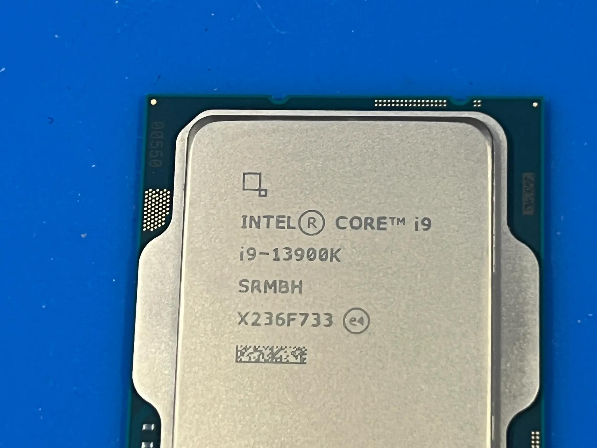 INTEL CORE i9 13900K With ASUS ROG MAXIMUS Z690 HERO and INTEL CONTACT FRAME