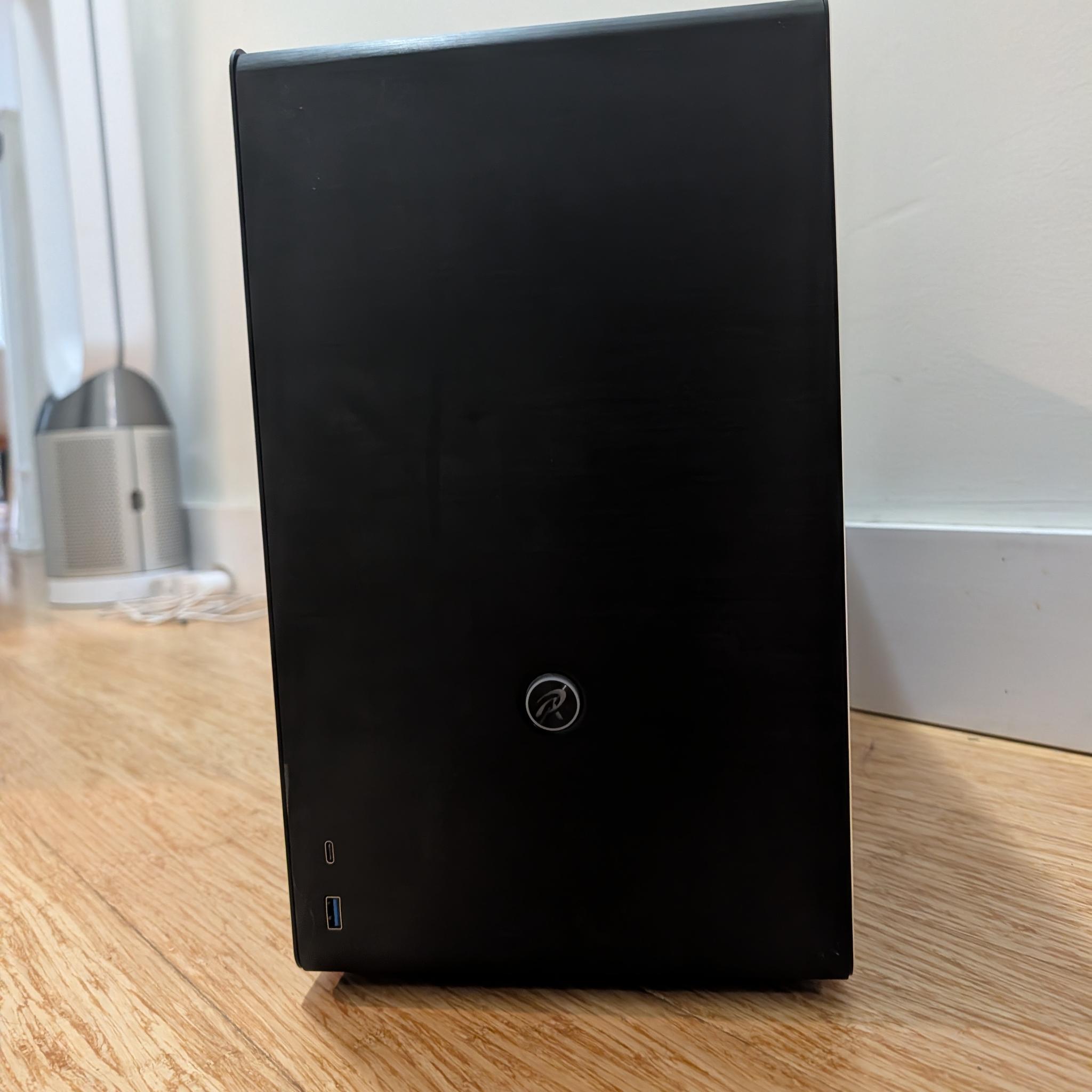 Custom Vertical GPU Gaming PC | Quadro M4000 | I7 4770T | 512GB SSD | 16GB |