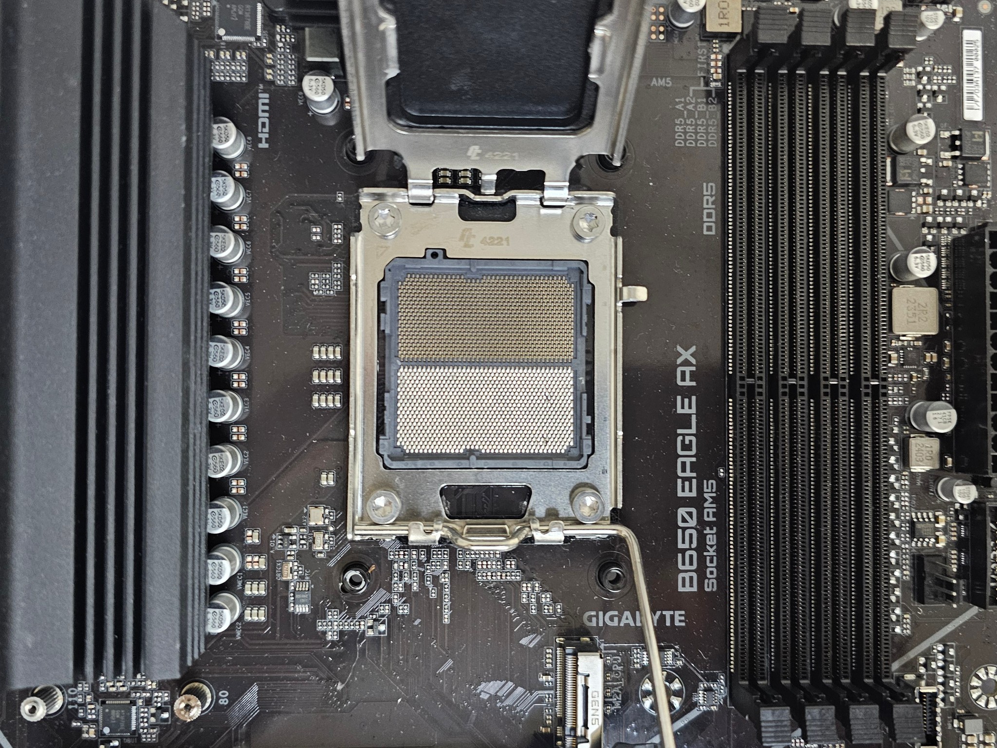 GIGABYTE B650 EAGLE AX