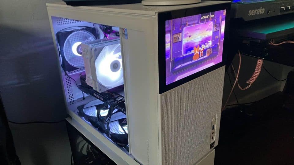 Custom White PC - AMD Rx 6700xt/24gb RAM/AMD Ryzen 5 5500/500gb storage