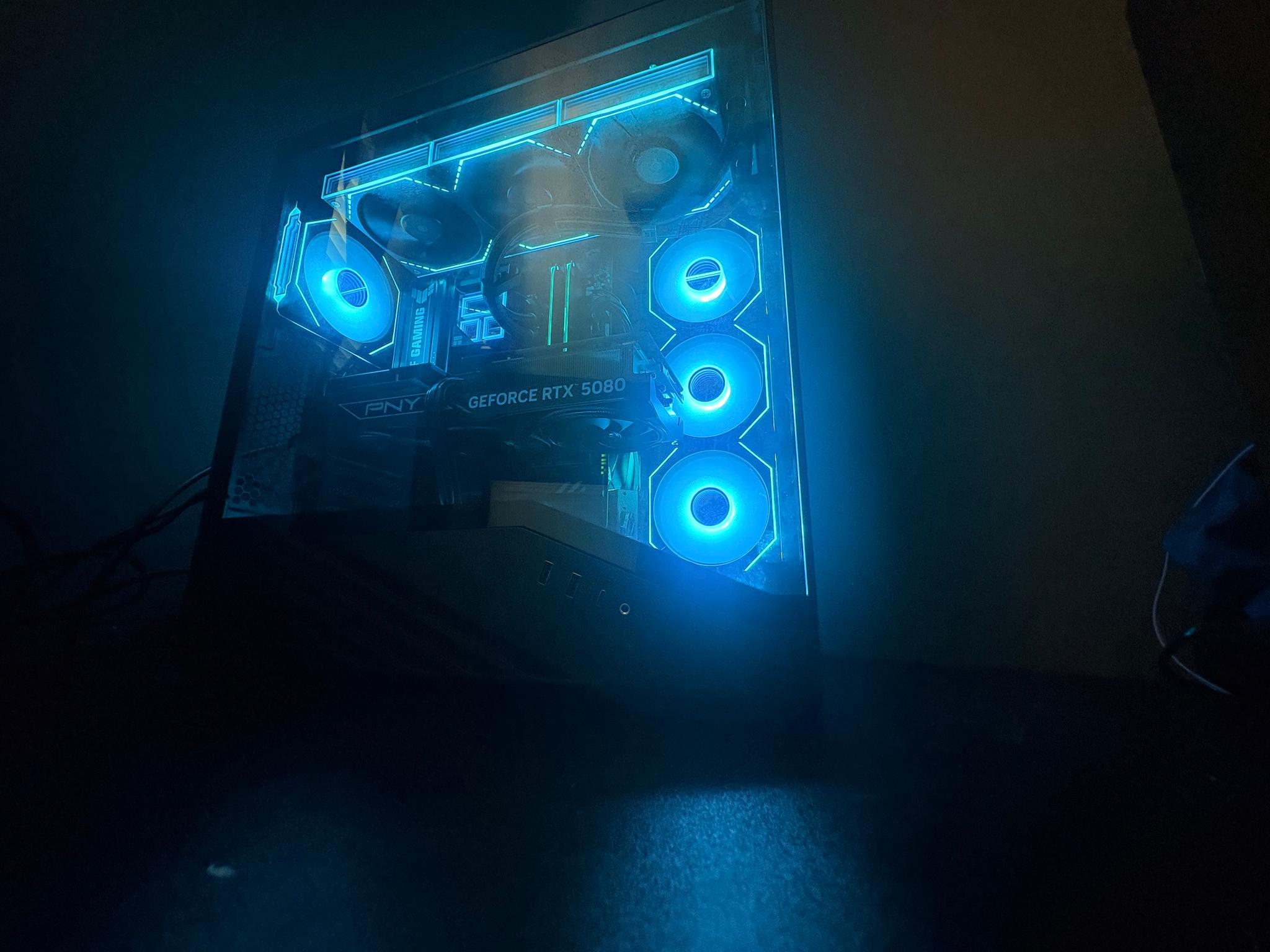 5080/Ryzen 7 7800x3D/32GB-Gaming Pc