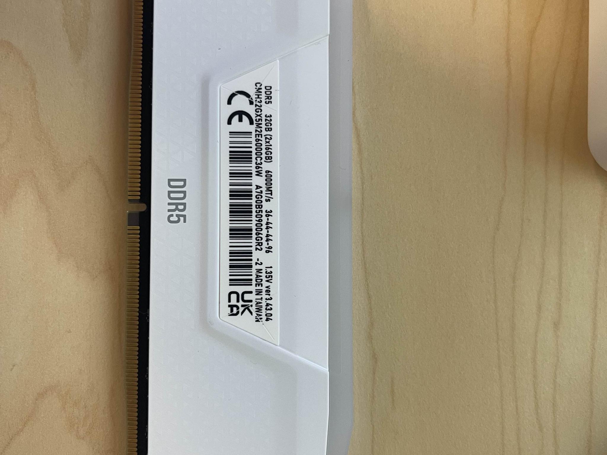CORSAIR Vengeance RGB (1 x 16GB) 288-Pin PC RAM DDR5 6000 MT/s 36-44-44-96