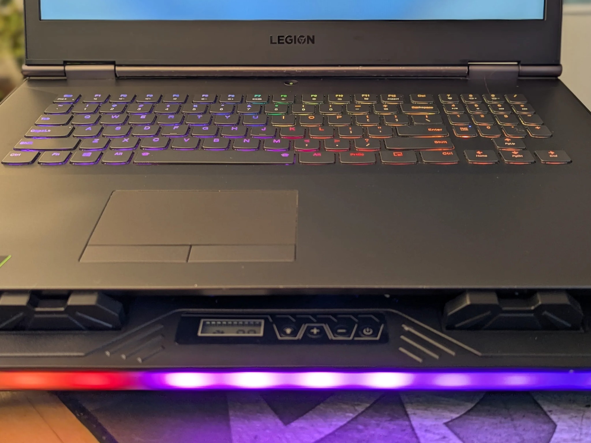 🔥 Lenovo Legion Y740 17" – RTX 2080 Gaming Beast + RGB Stand 💻