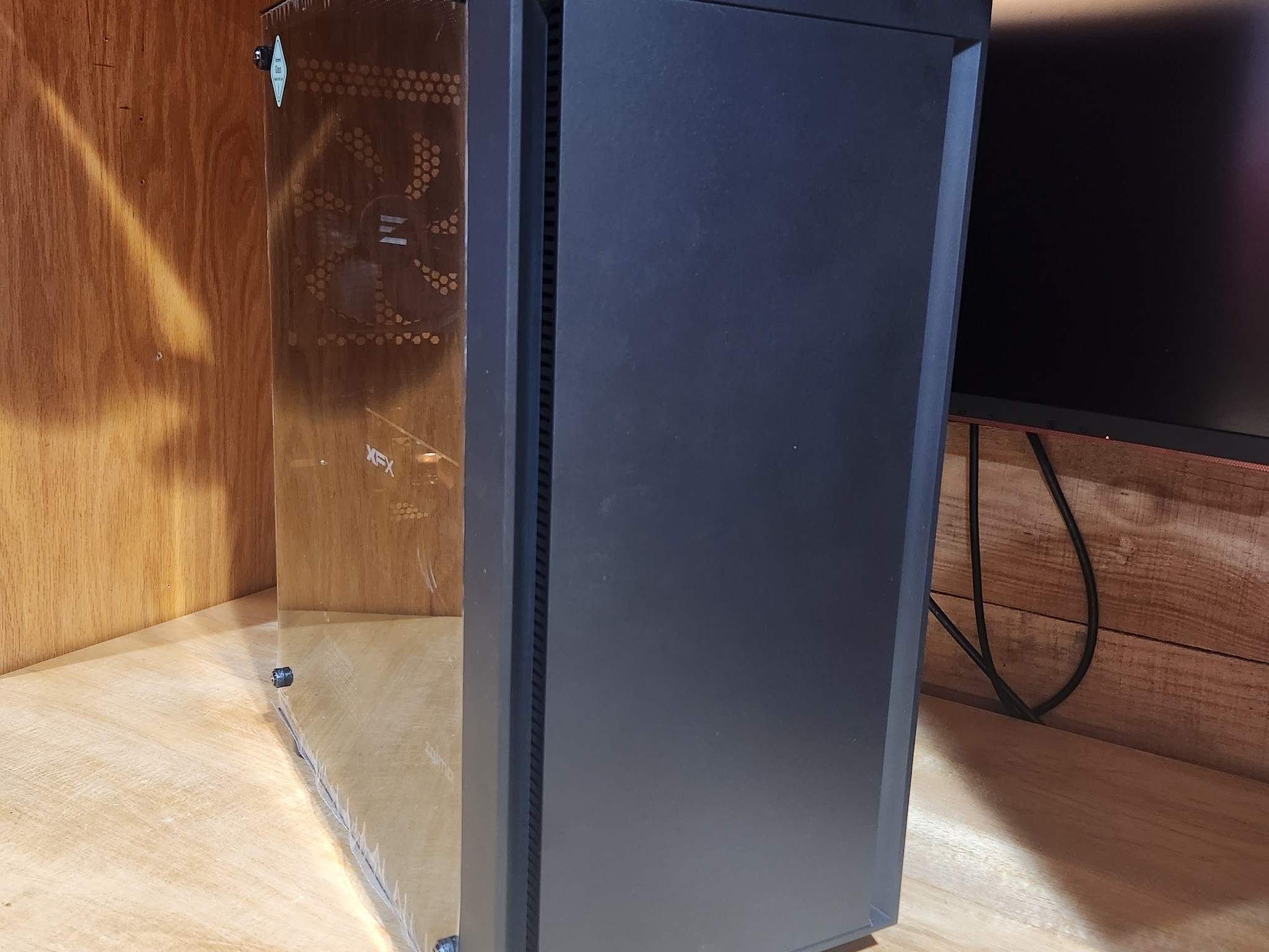 BUDGET GAMING PC Windows 11, RX 580 8GB, i5 9500, 16GB RAM, 256GB M.2