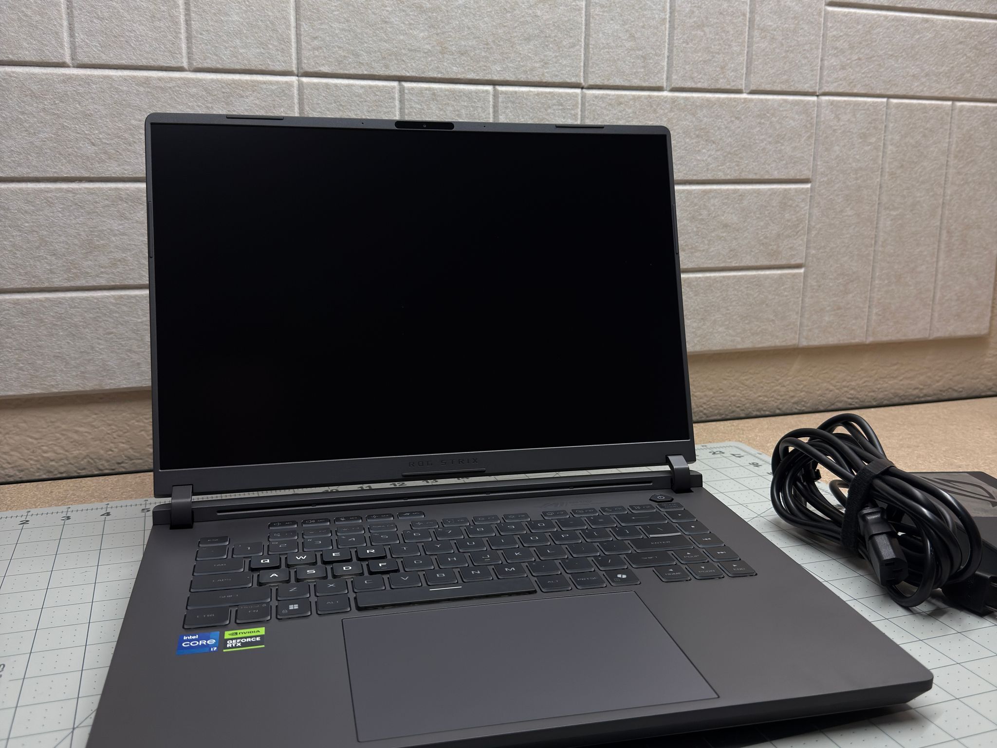 ASUS ROG STRIX G16 Gaming Laptop • RTX 4060 • Intel i7-14650HX