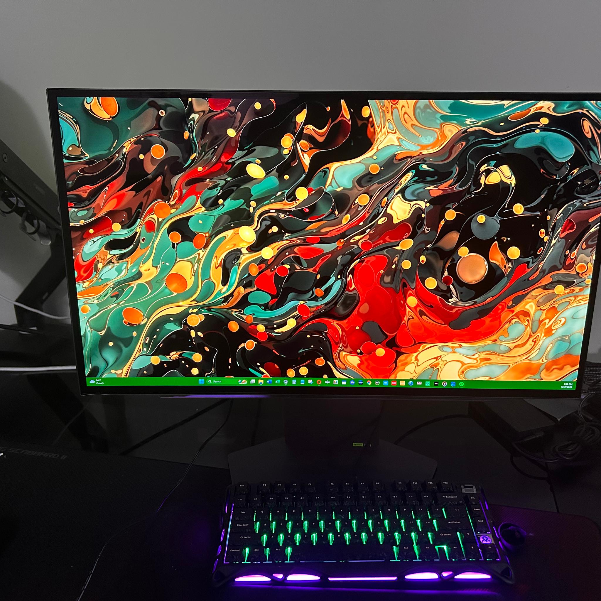 LG UltraGear 27" OLED (240hz) 2K (2560x1440) Gaming Monitor (27GX704A-B) (Only 9hrs Used!)