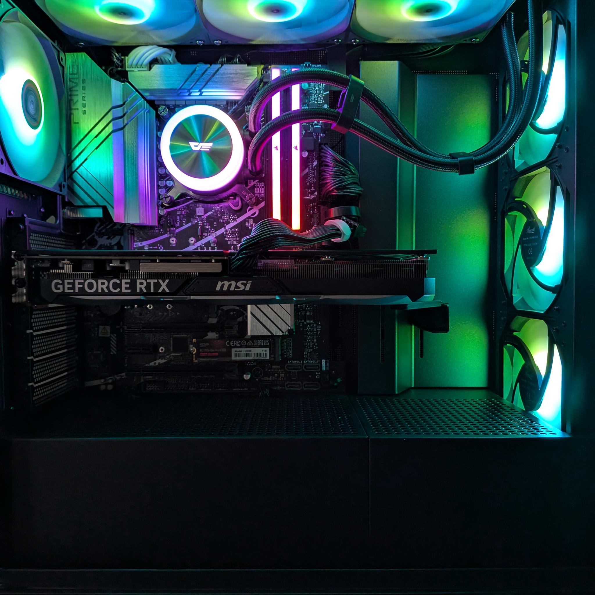 14600K | RTX 4070 12GB | 32GB | 1TB | 650W