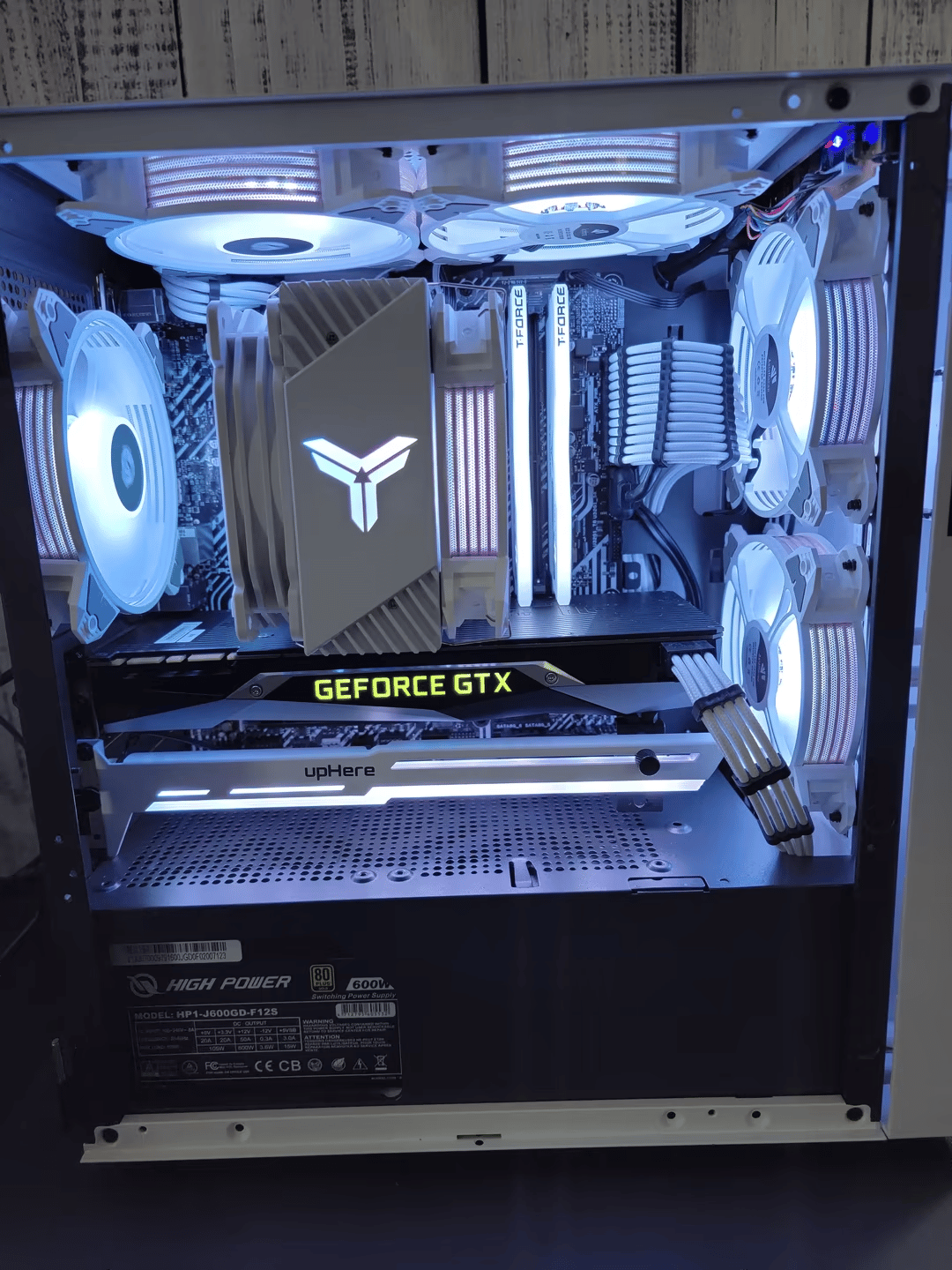 Off-White : Custom Gaming PC (i3-10100F, 16gb ddr4, GTX 1080, 256GB NVME SSD, 2TB HDD)