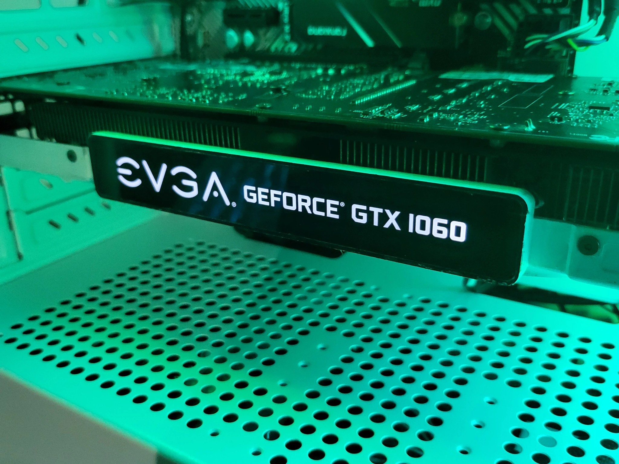 Black & White Gaming PC! Ryzen 5 | GTX 1060 6GB | 16GB | 512GB | Wi-Fi + BT