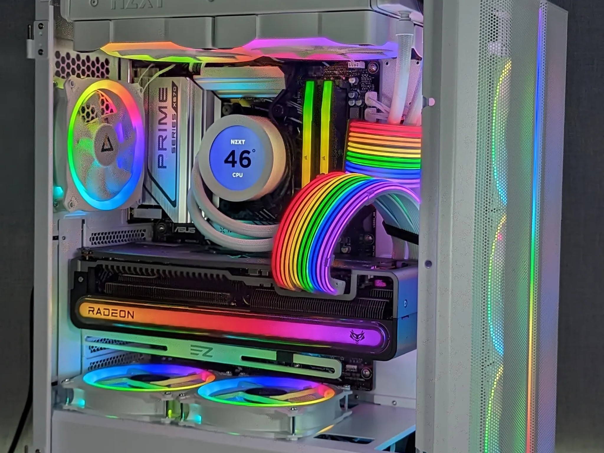 RX 7900XTX Sapphire // Ryzen 9 7900x3D // 64GB 6000Mhz DDR5 // 2TB Gen4 NVMe // WiFi