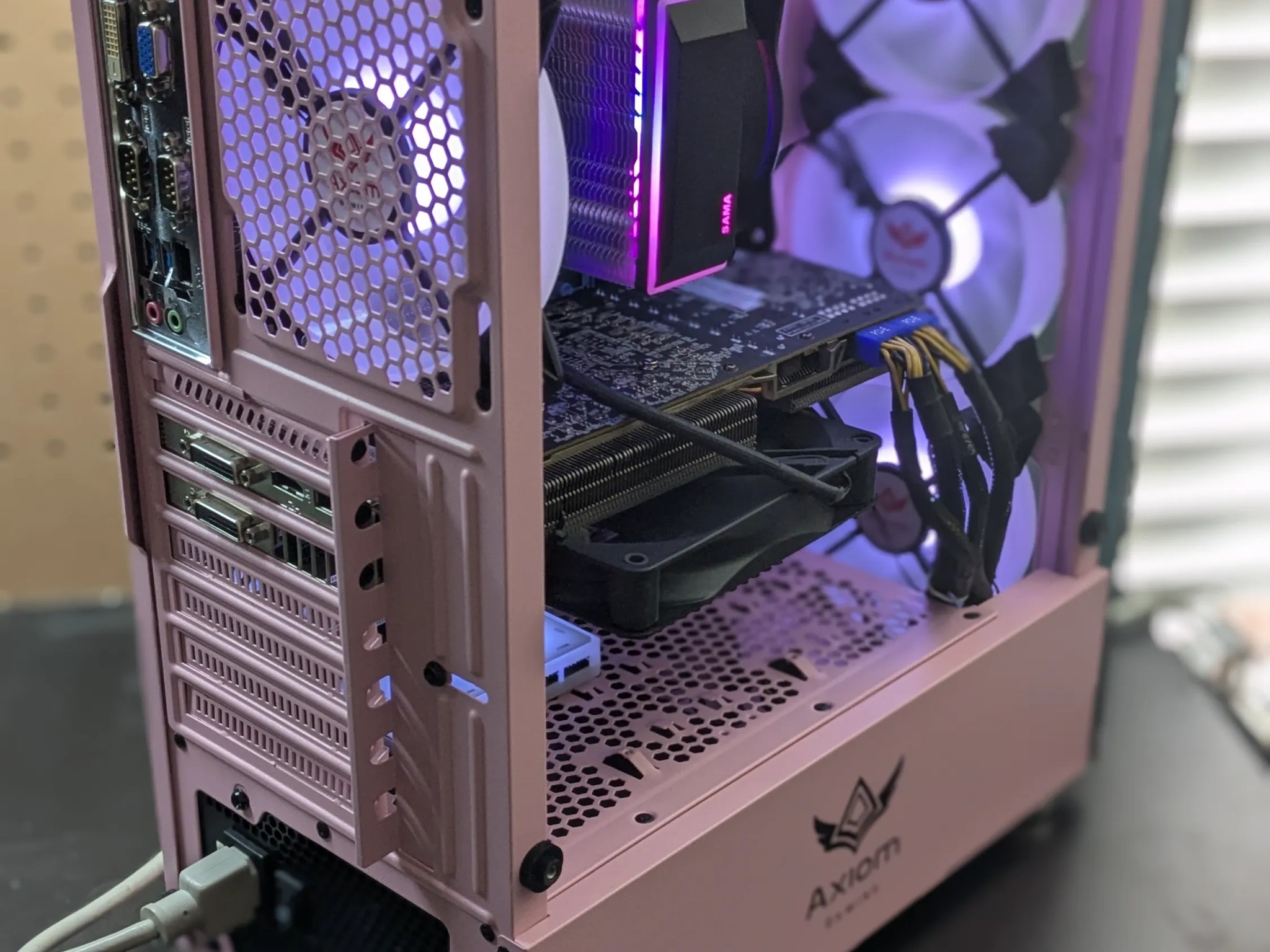 Obnoxiously Pink | 120 FPS Fortnite| Xeon (same as i7), 16GB RAM, 500GB SSD, R9 290 4GB, RGB, Wifi
