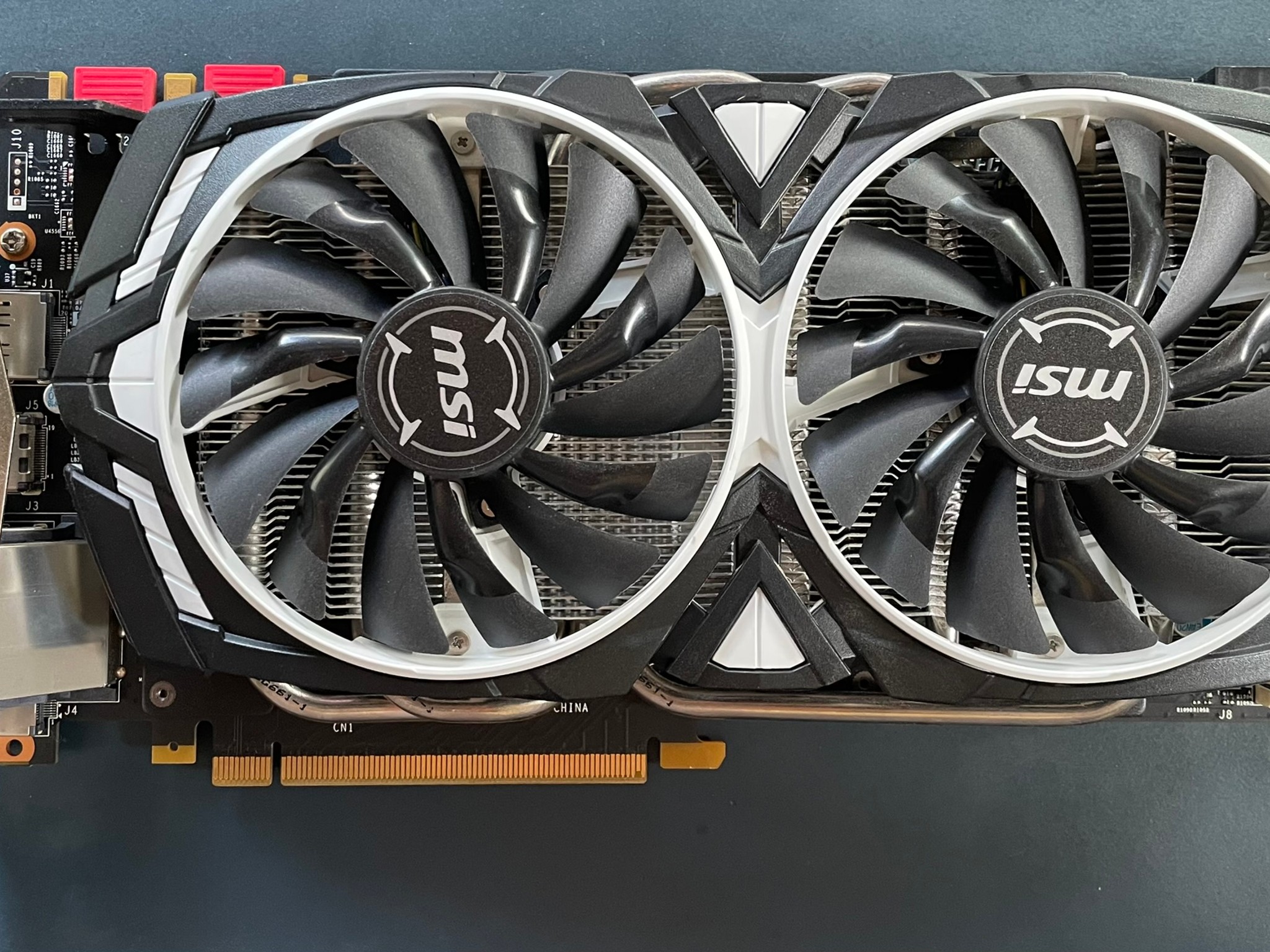 MSi GeForce GTX 1080 Armor 8G OC | Jawa