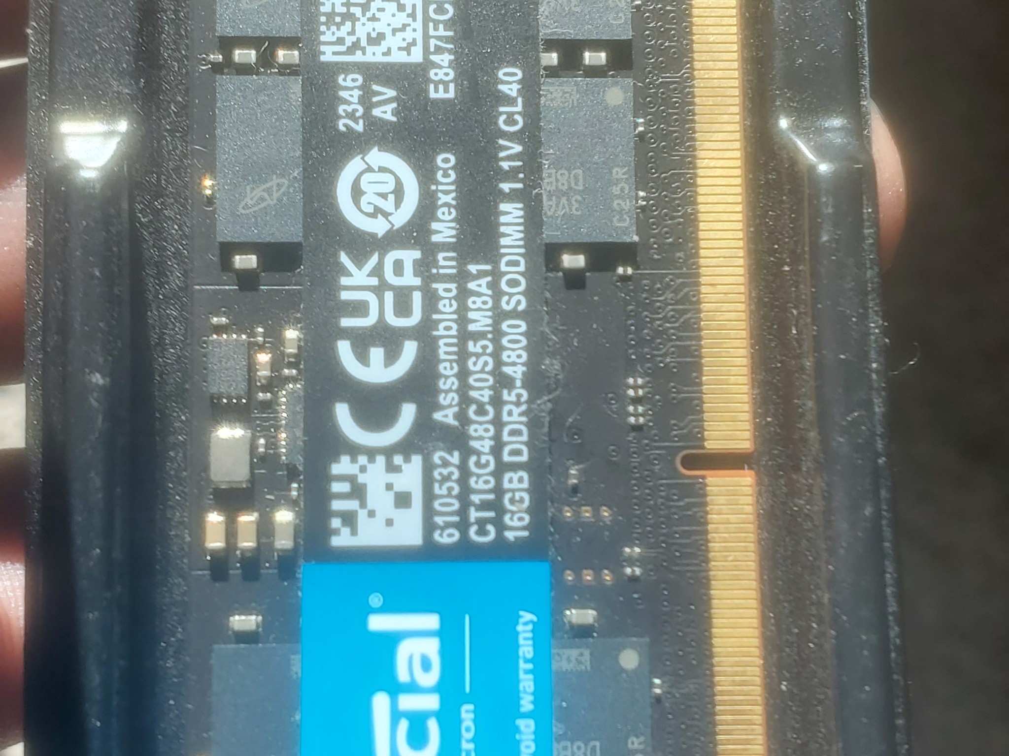 1x Crucial DDR5 4800 SODIMM CL40