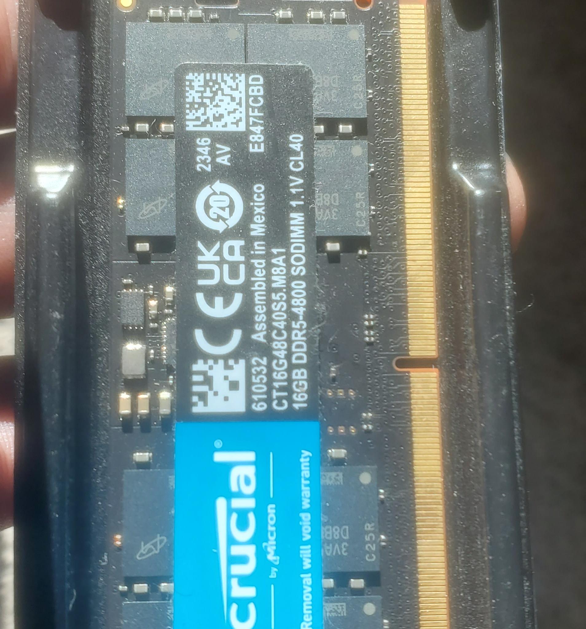 1x Crucial DDR5 4800 SODIMM CL40