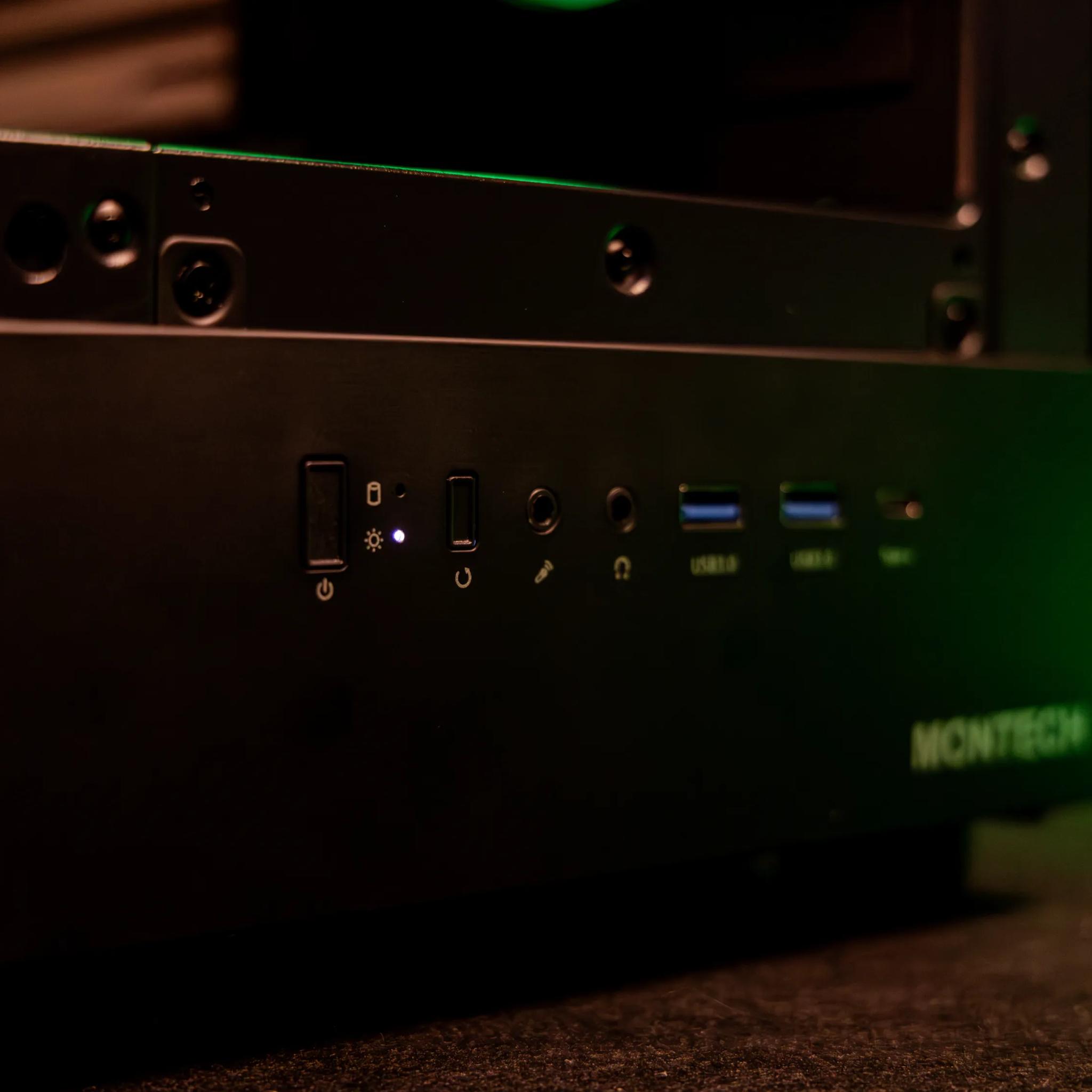 ☣️ Nova Sixx 2.0 ☣️ RX 9070XT / AMD R7 7700X / 2TB NVME / 32GB DDR5 RAM / 240 AIO / Windows 11 Pro