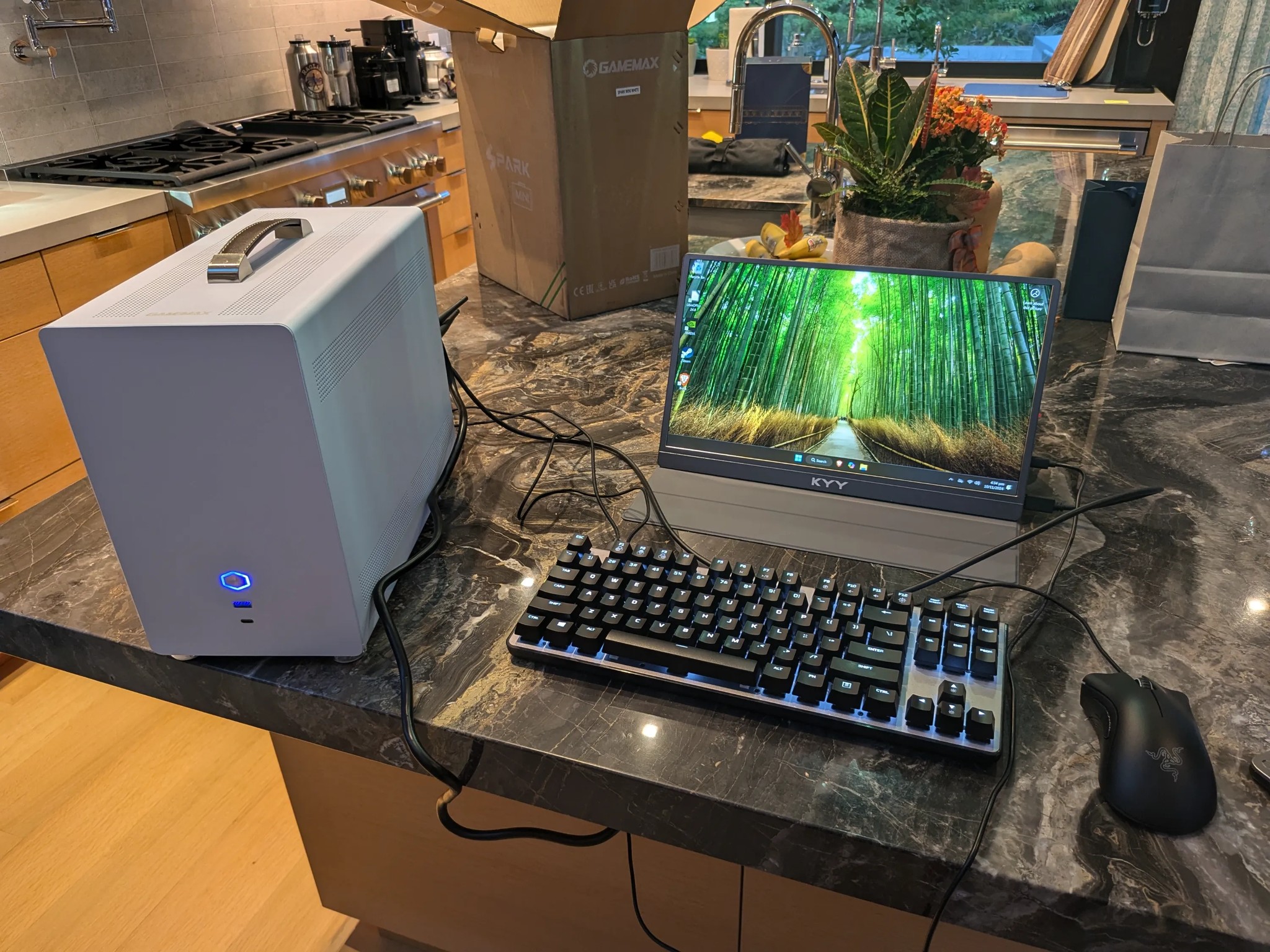 Small Gaming PC, AMD Ryzen 5 7600, Nvidia RTX 4060, 32 GB RAM, 2 TB SSD