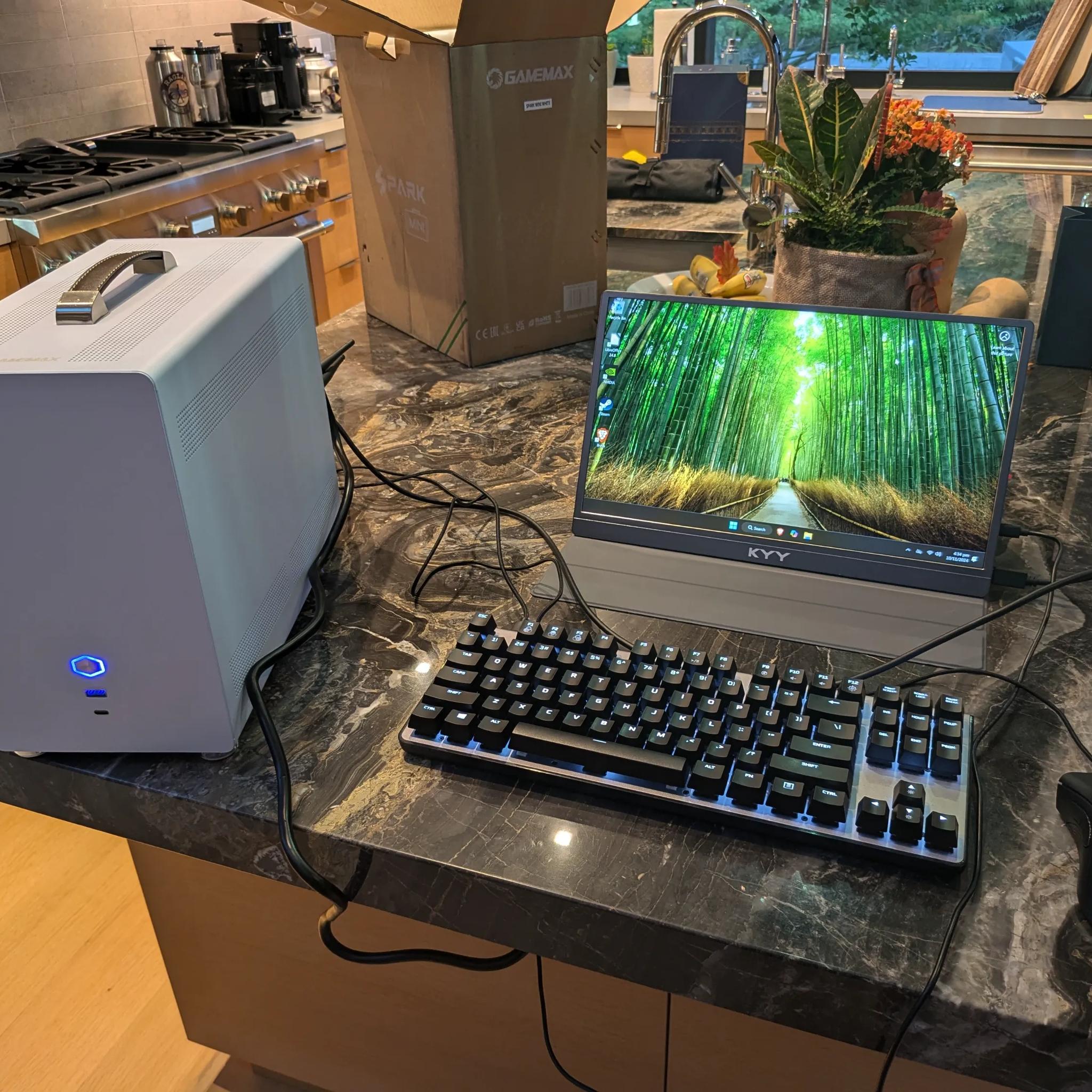 Small Gaming PC, AMD Ryzen 5 7600, Nvidia RTX 4060, 32 GB RAM, 2 TB SSD