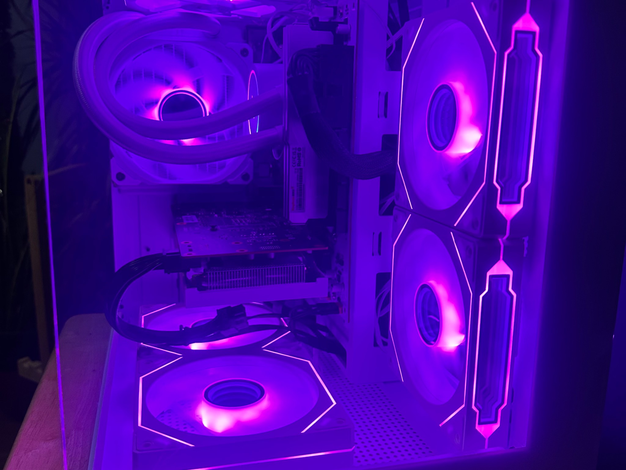 Ryzen 5 5600g|RX 6600|B-450|16g DDR4 3200mhz|512g M.2 NVME|500w 80+ Bronze Psu|120mm AIO