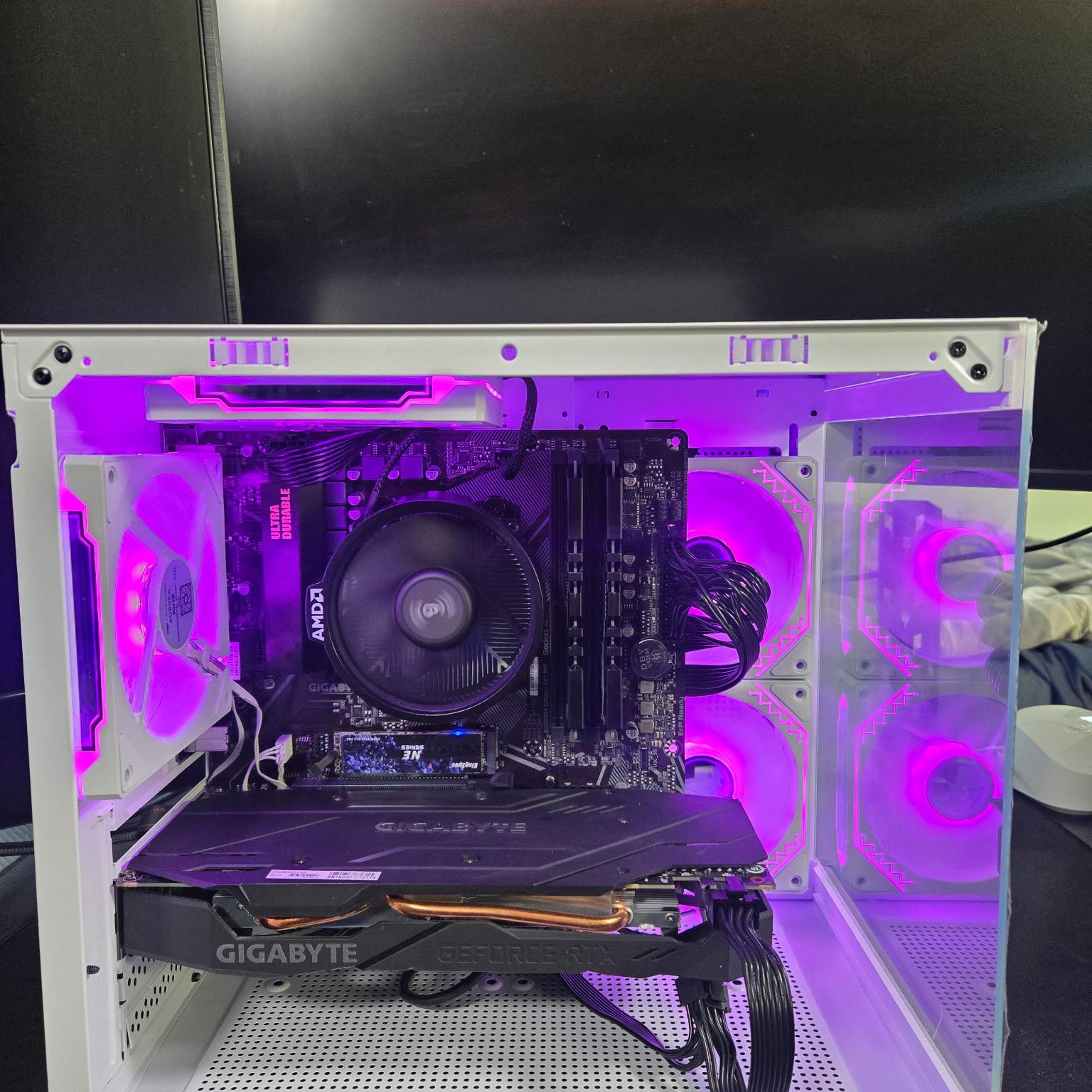 A mid ranged custom gaming pc with a Gigabyte GeForce RTX OC 2060 and an AMD Ryzen 5 5500