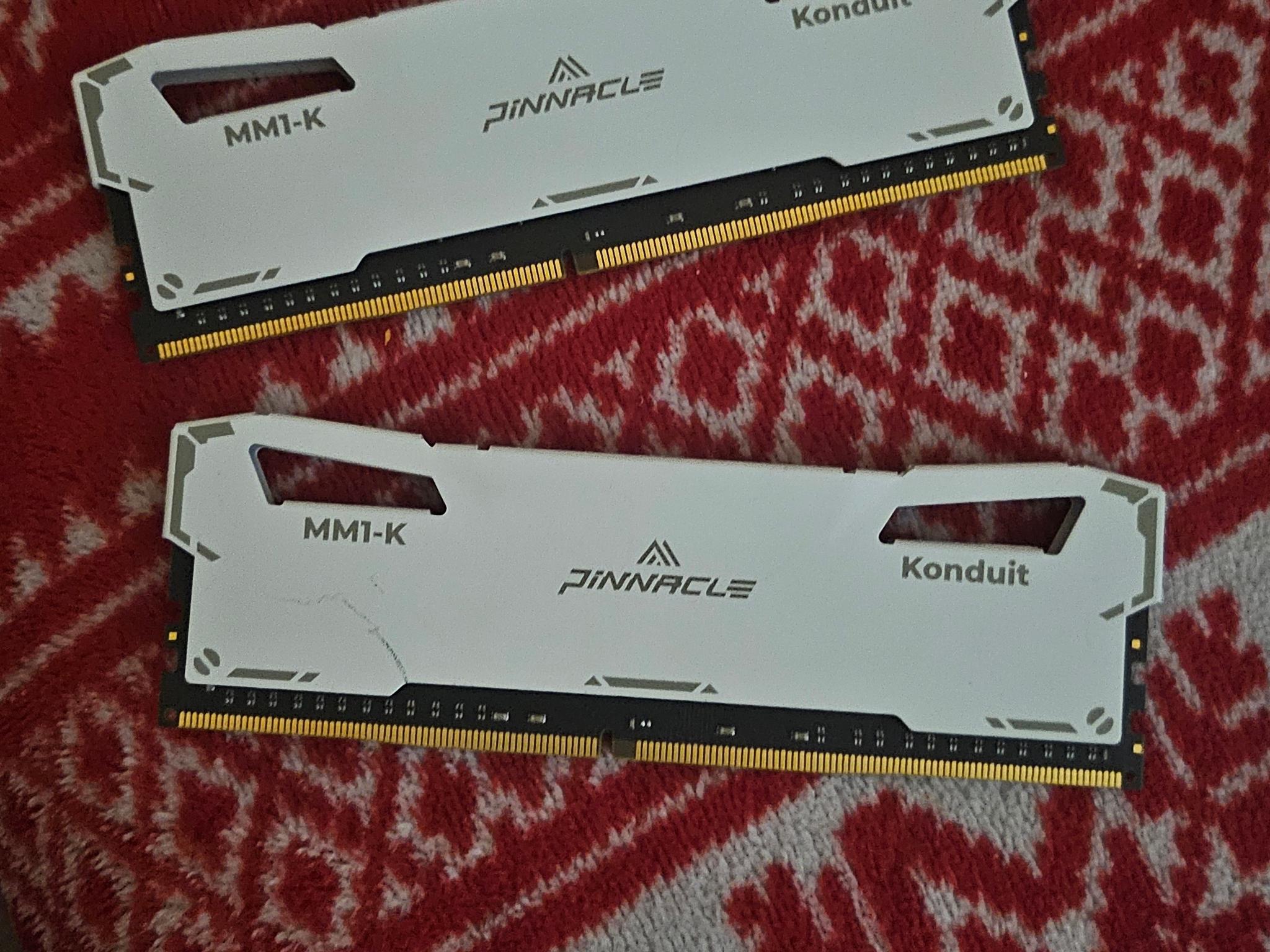 32GB (2x16GB) DDR4 3600MHz CL18 Gaming RAM –  Used, Working