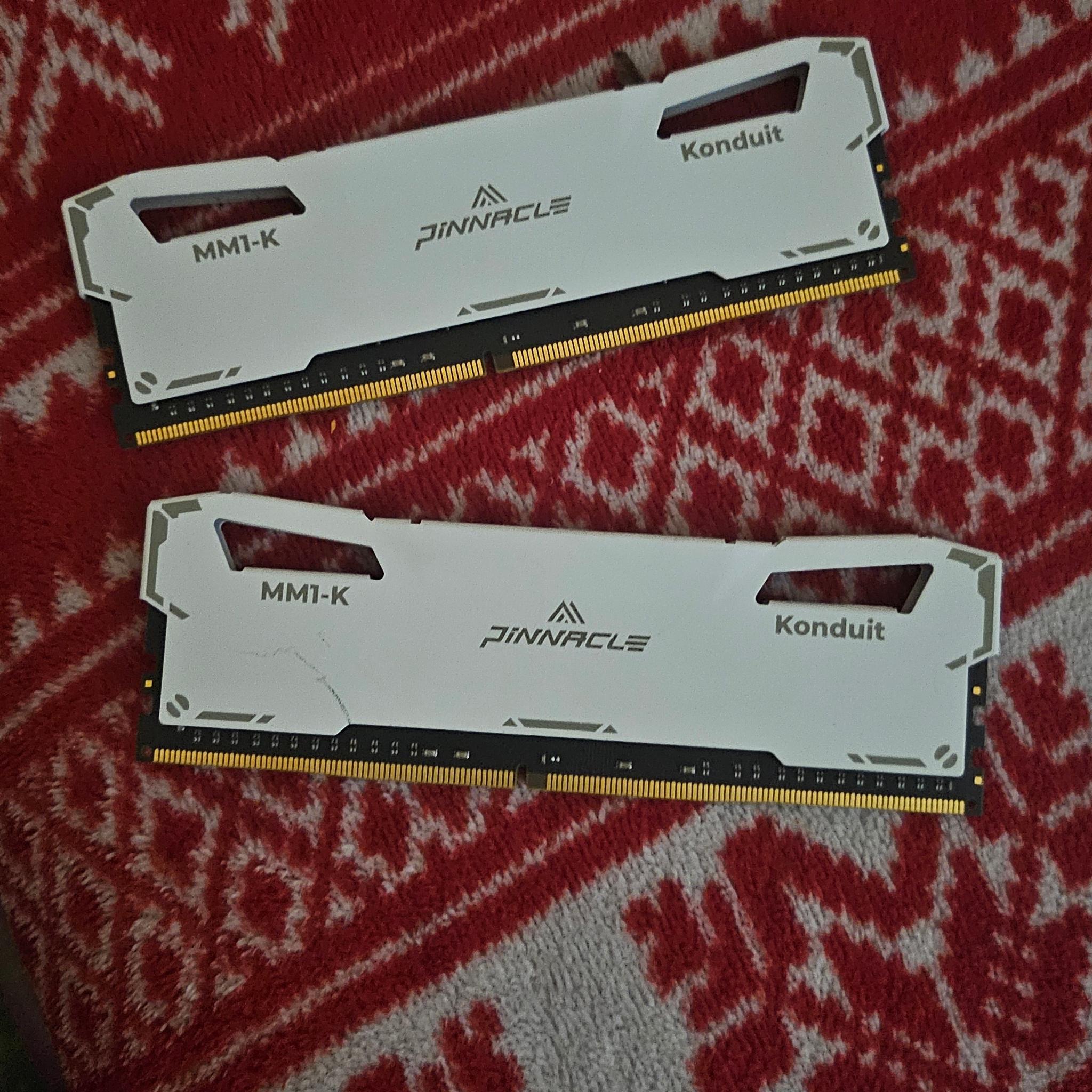 32GB (2x16GB) DDR4 3600MHz CL18 Gaming RAM –  Used, Working