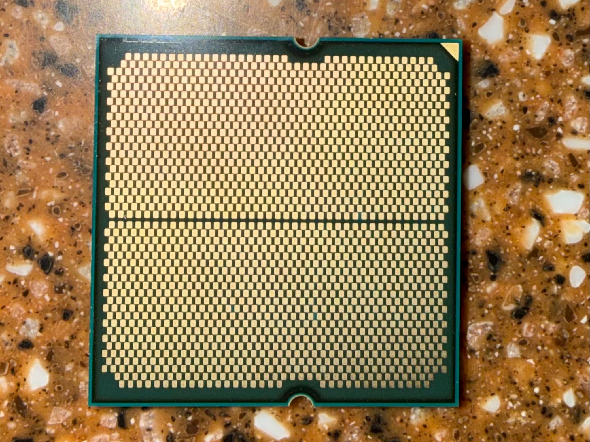 AMD Ryzen 5 7600X