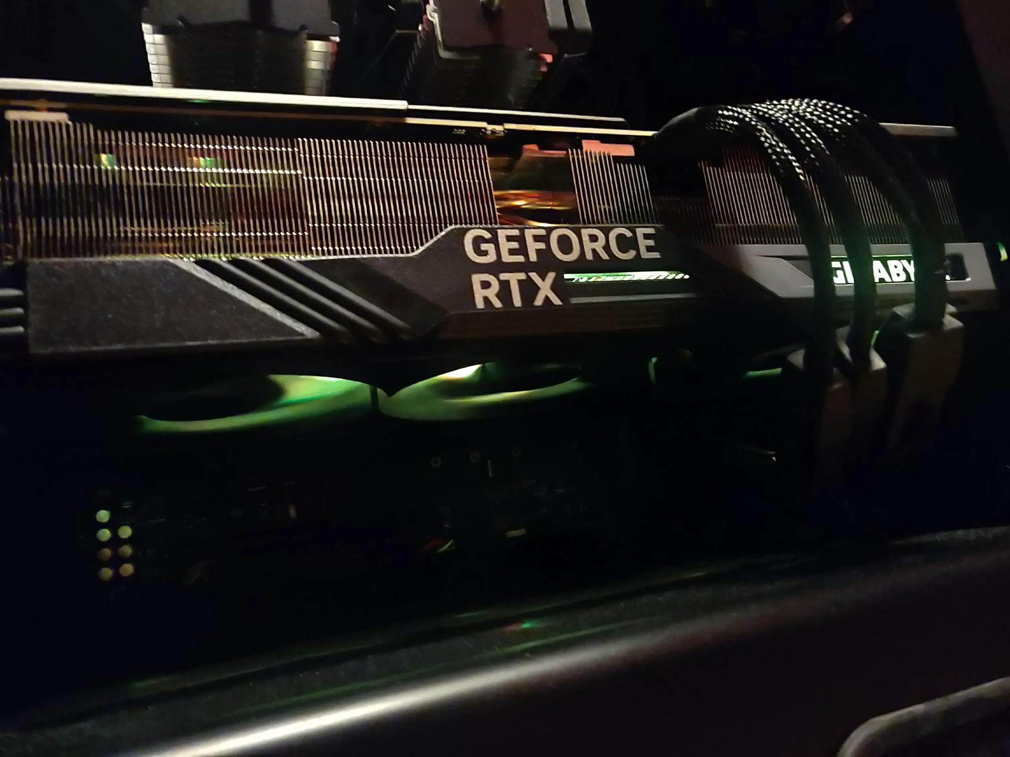 Gigabyte RTX 4090 Gaming OC 24G - used in box