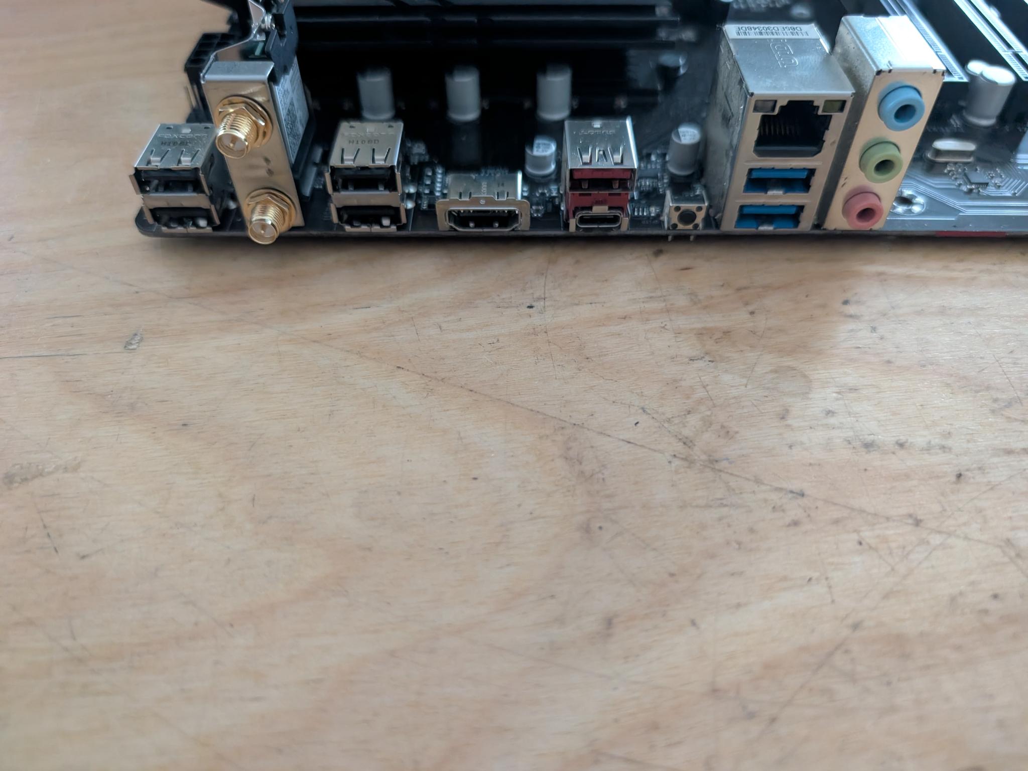 *PARTS* Gigabyte B550 UD AC ATX
