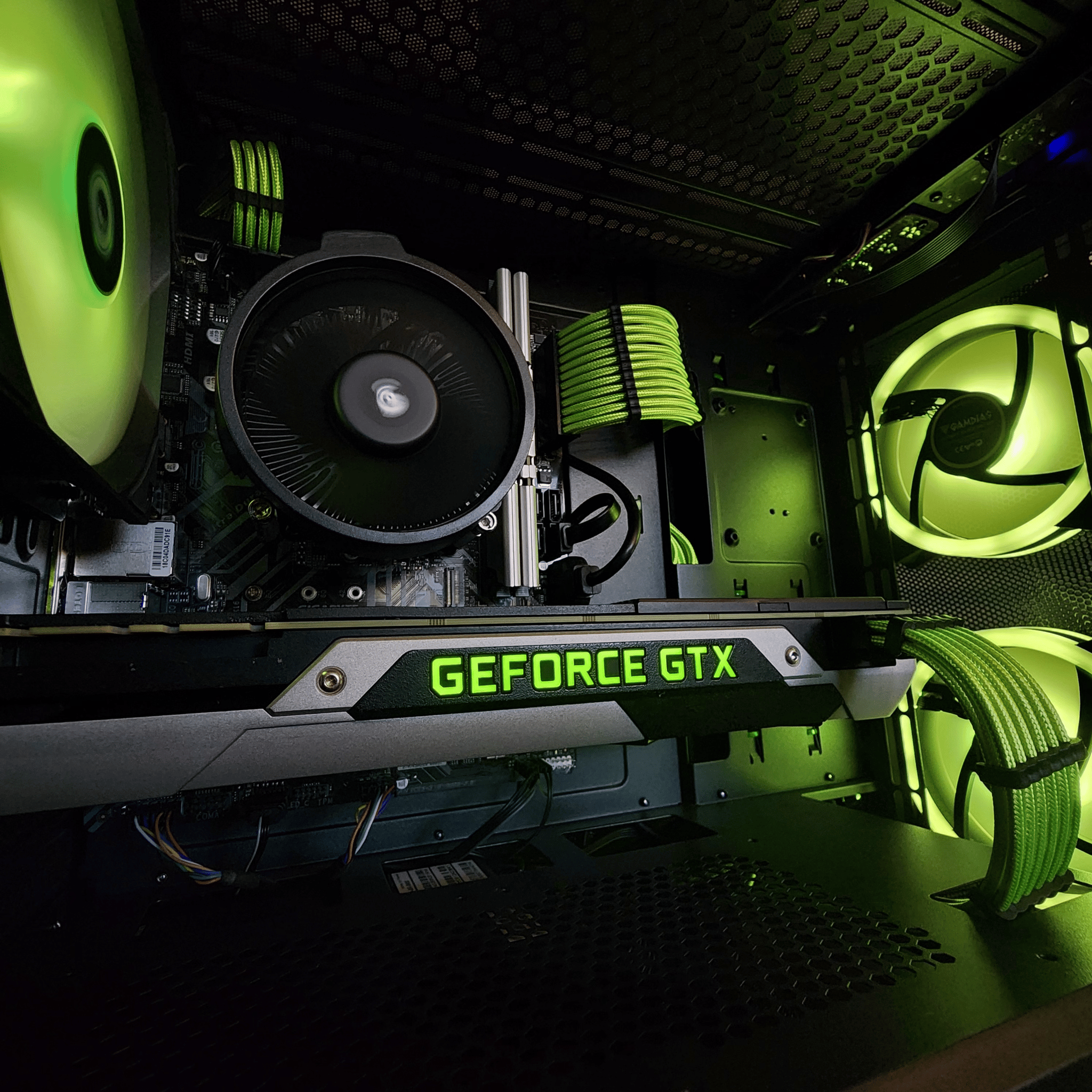 Intel Core i5 8500 // Nvidia GeForce GTX 980 4GB FE // TCreate 16GB 3200MHz