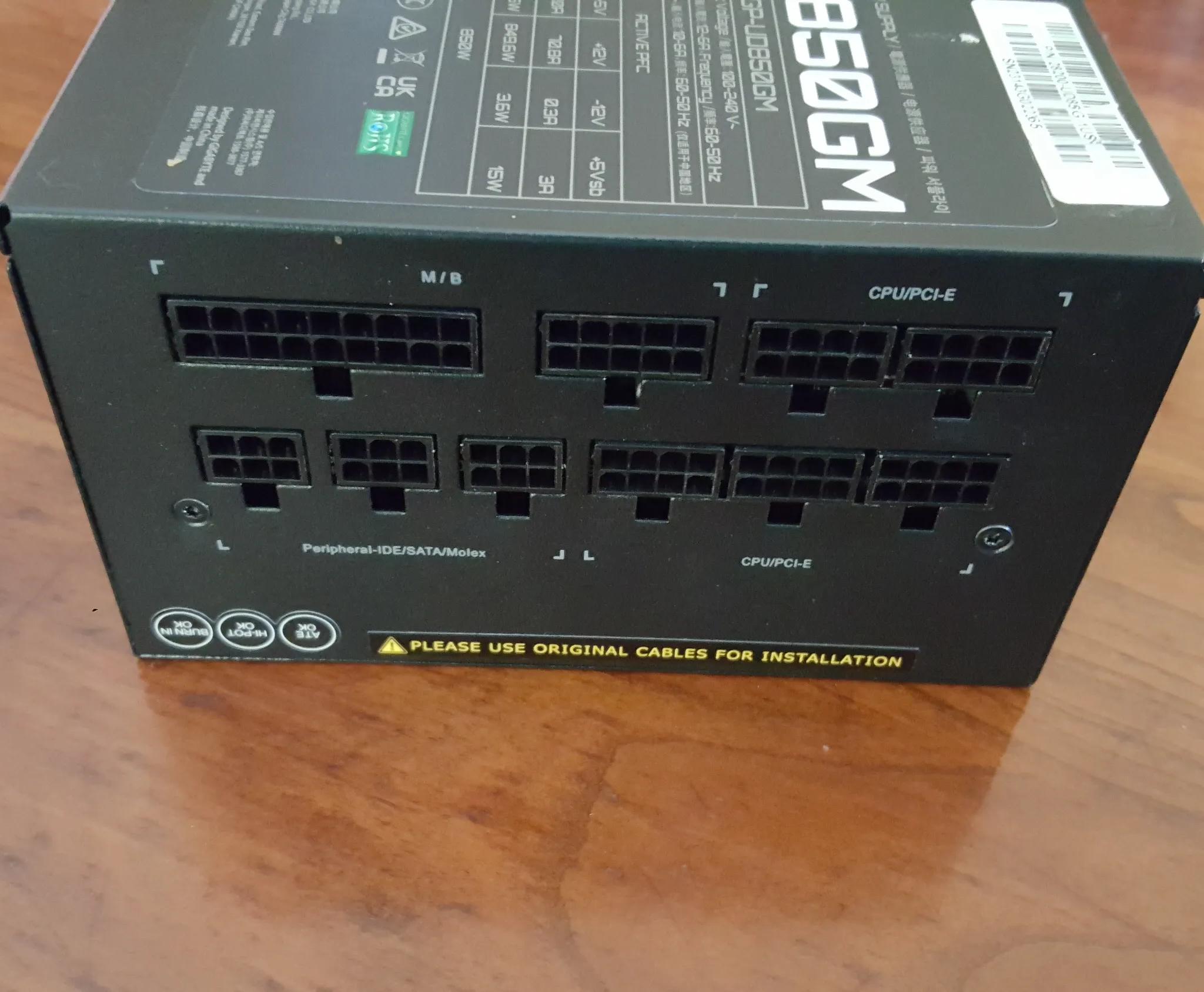 GIGABYTE UD850GM - INLCUDES CABLES | FOR PARTS | NOT WORKING