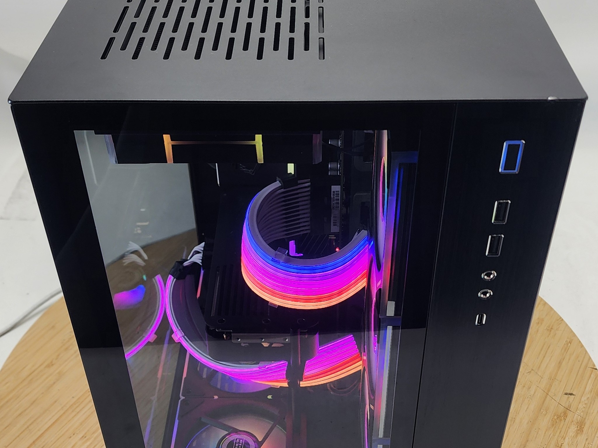 Gaming PC Ryzen 7 9800X3D 32GB RAM 2TB SSD RX 9070 XT 16GB Windows 11 Computer