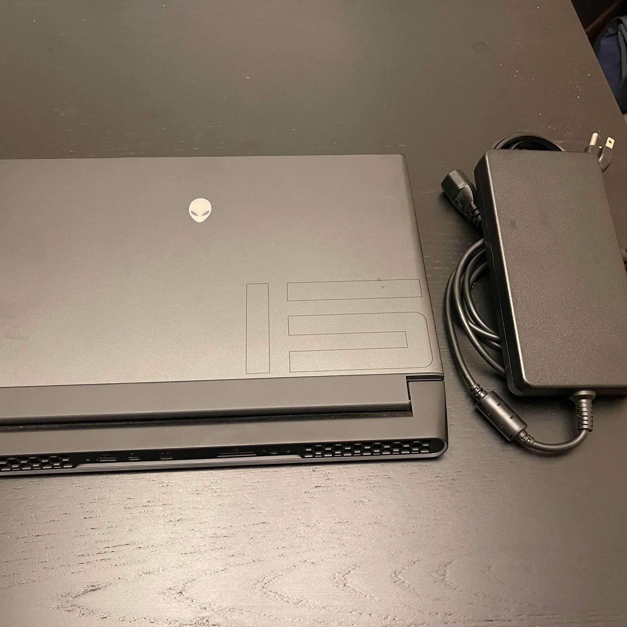 Alienware m15 r4 Laptop, 15.6" RTX 3070, i7-10870H, 16GB RAM, 1080p, 144hz GSYNC