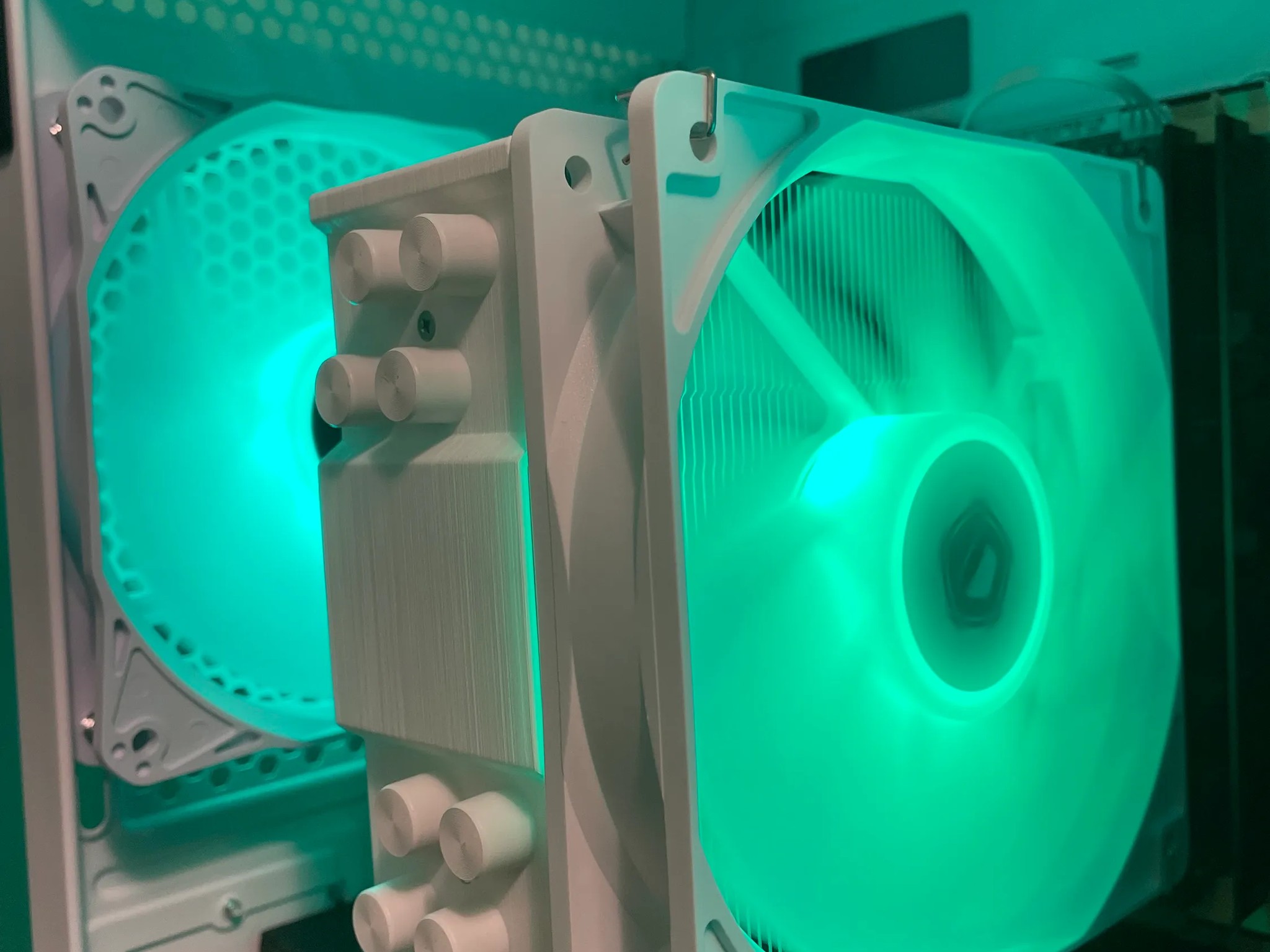 PRO Glass Gaming PC | Intel i5 / Amd RX580 / 8GB / 600GB Win 10 Pro WiFi