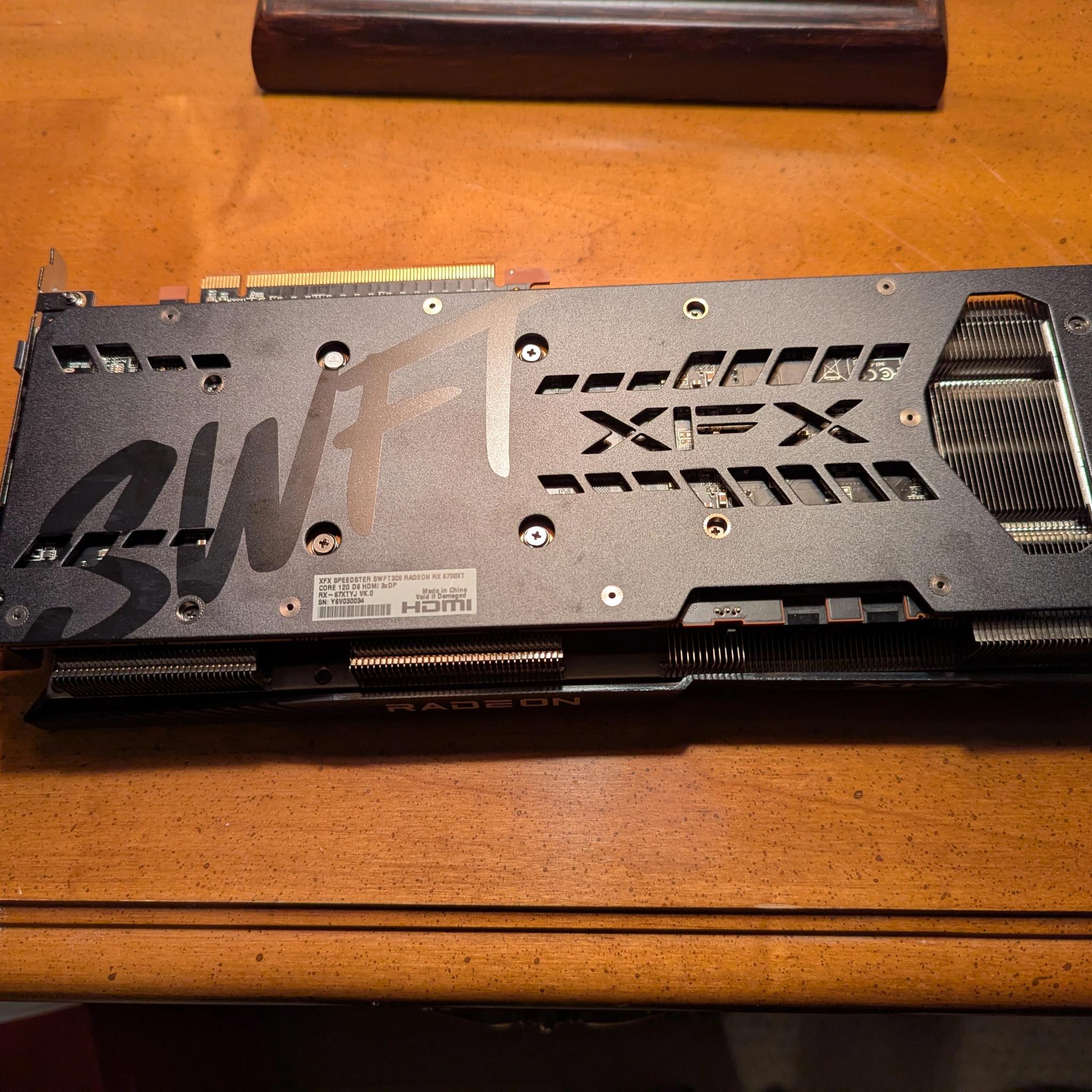 XFX Speedster SWFT309 Radeon RX 6700XT