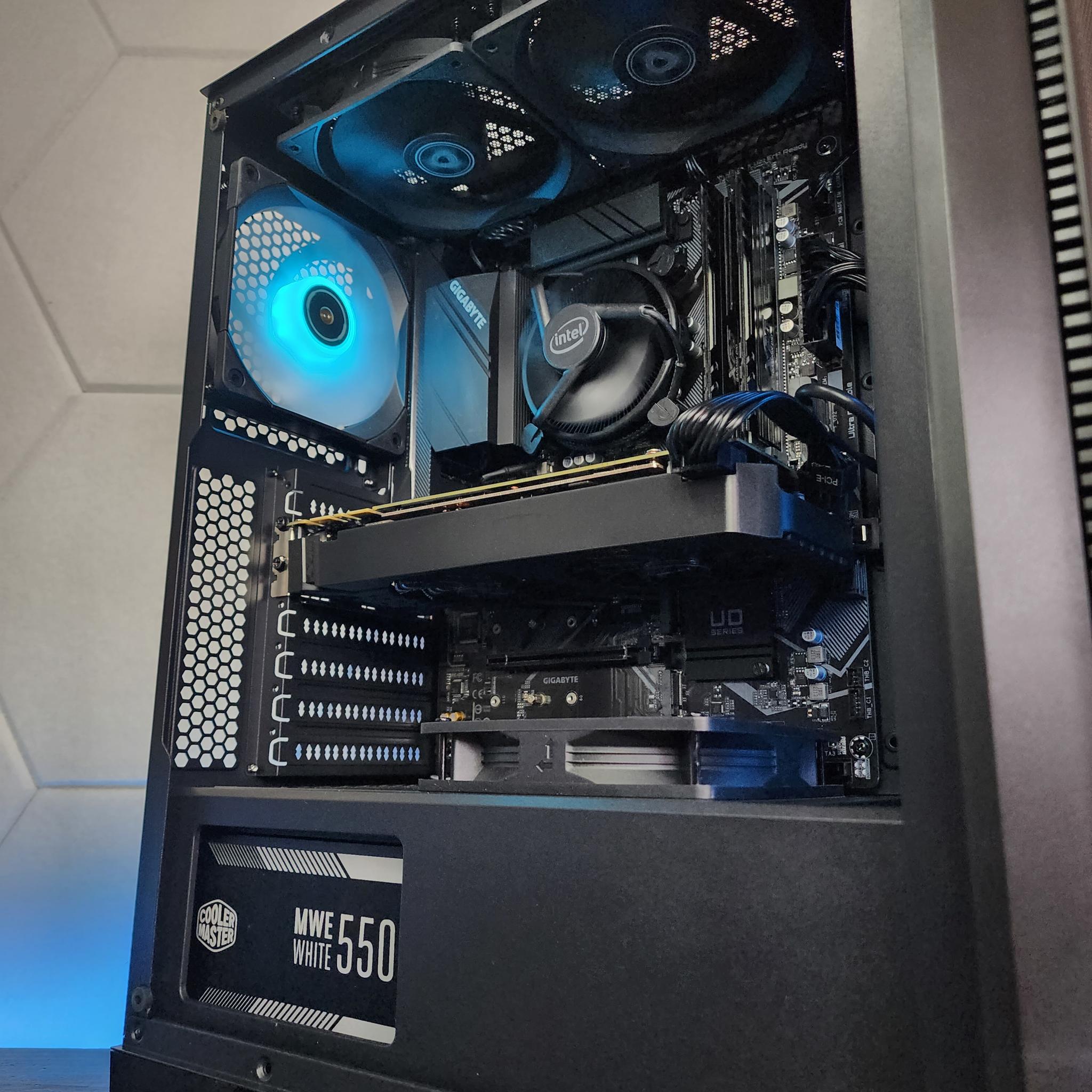 💙🖤💙 PNY GTX 1070 Ti // Intel Core i3 10100F // XPG 16GB 3000MHz