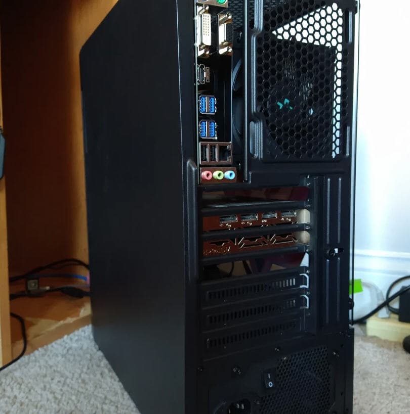 Gaming Desktop PC (RX 6650 XT + Ryzen 7 5800X) - 32GB Ram - 1399 GB SSD - Windows 10
