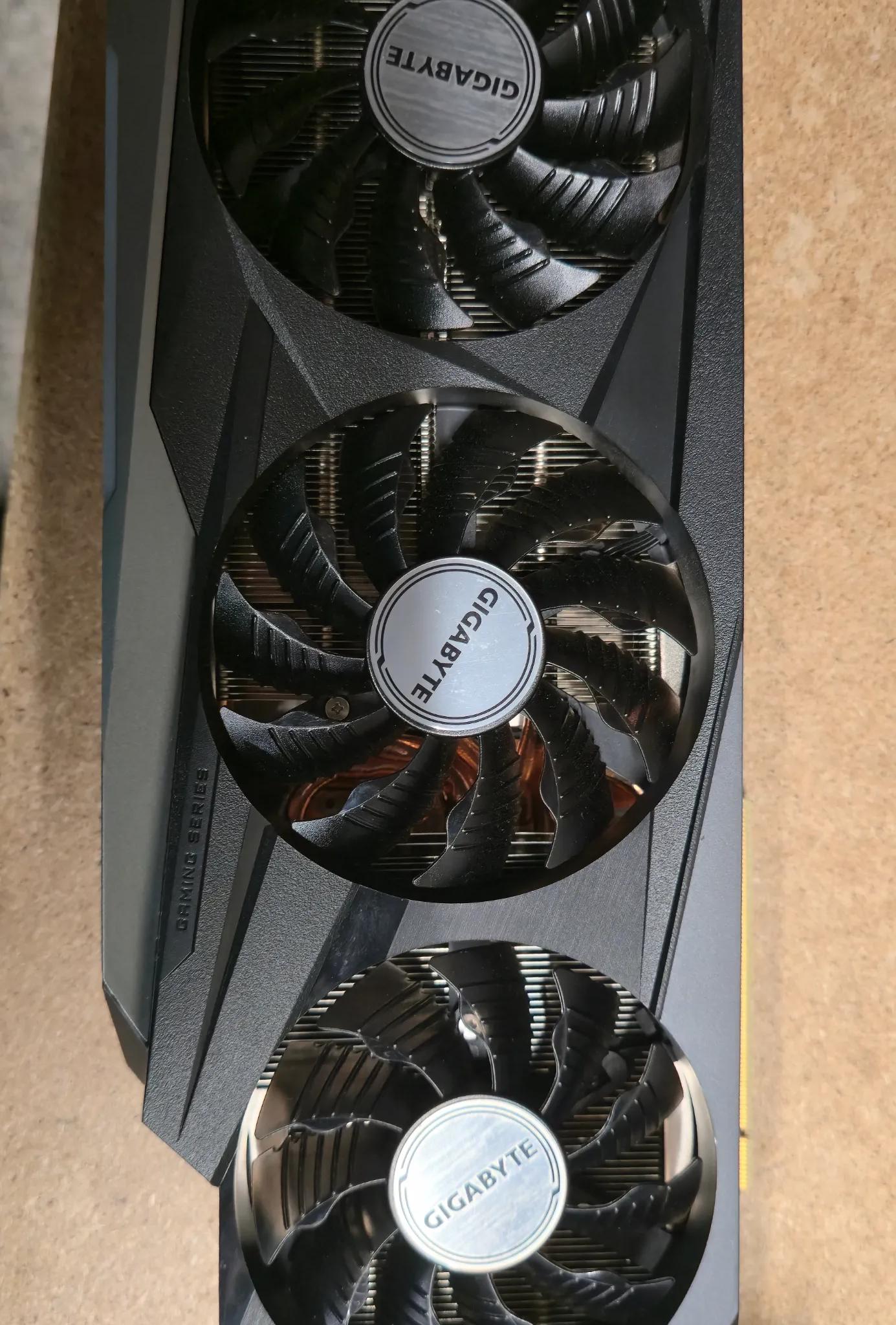 Gigabyte GeForce RTX 3090 Gaming OC 24G – Triple Fan GPU