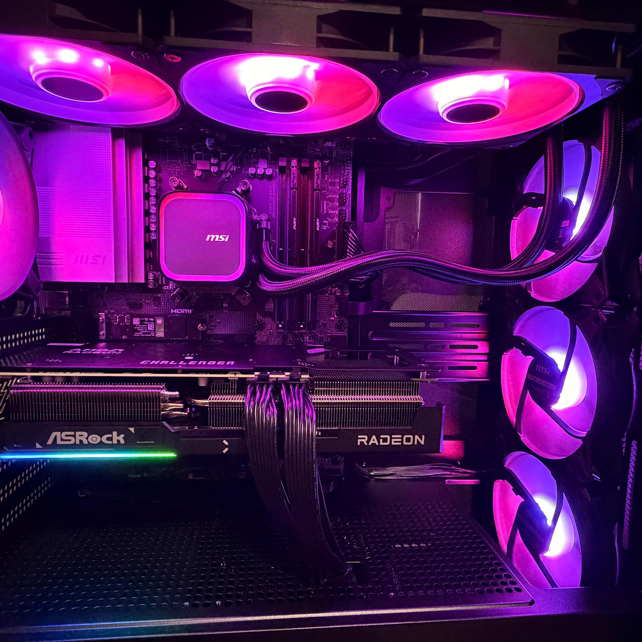 MSI Aegis Gaming PC – Ryzen 9 9900X / RX 9070 XT 16GB / 32GB DDR5 / 2TB SSD