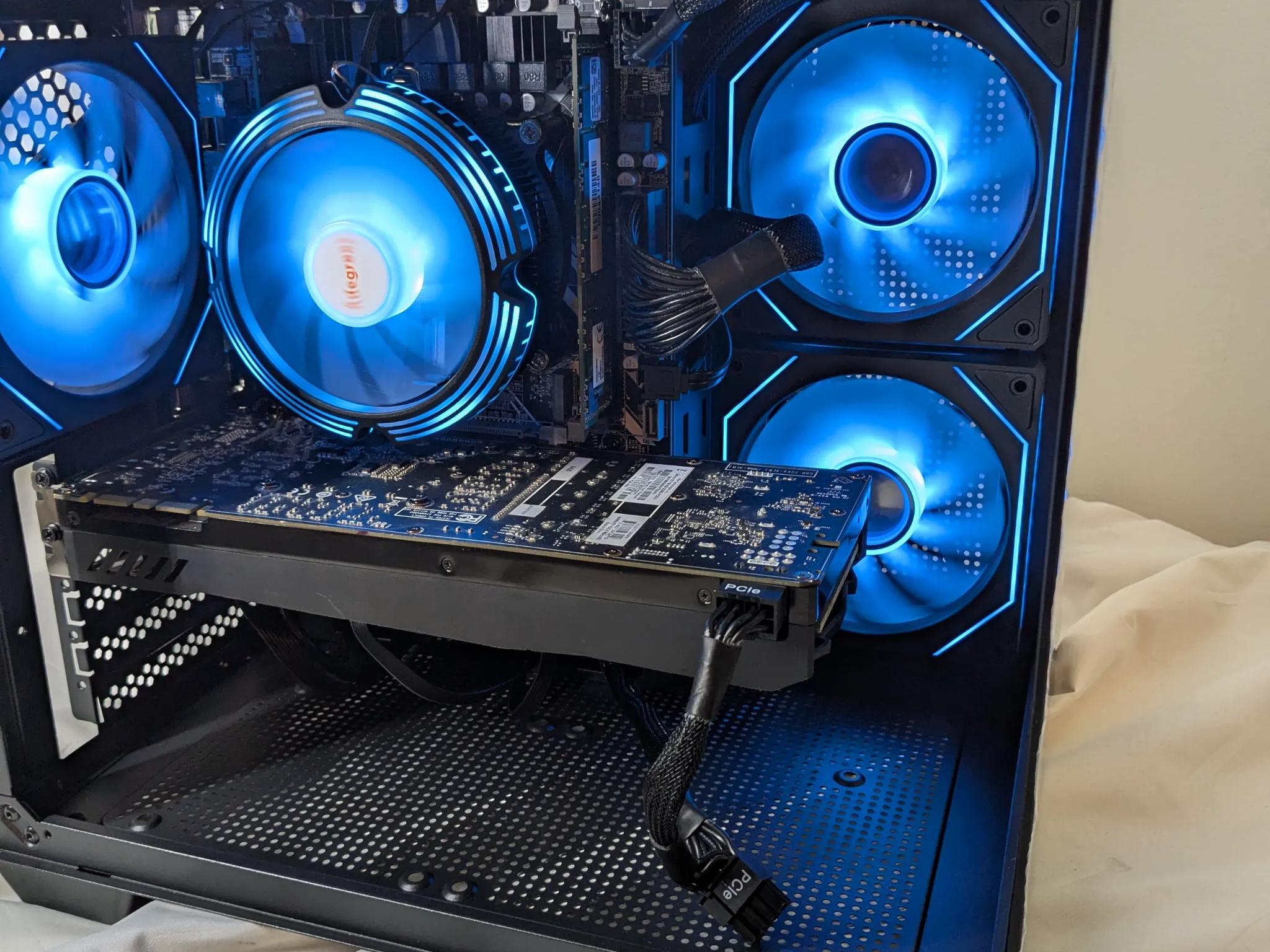 GTX 1080 | 14 cores 28 threads | 32 GB RAM | Windows 11 home