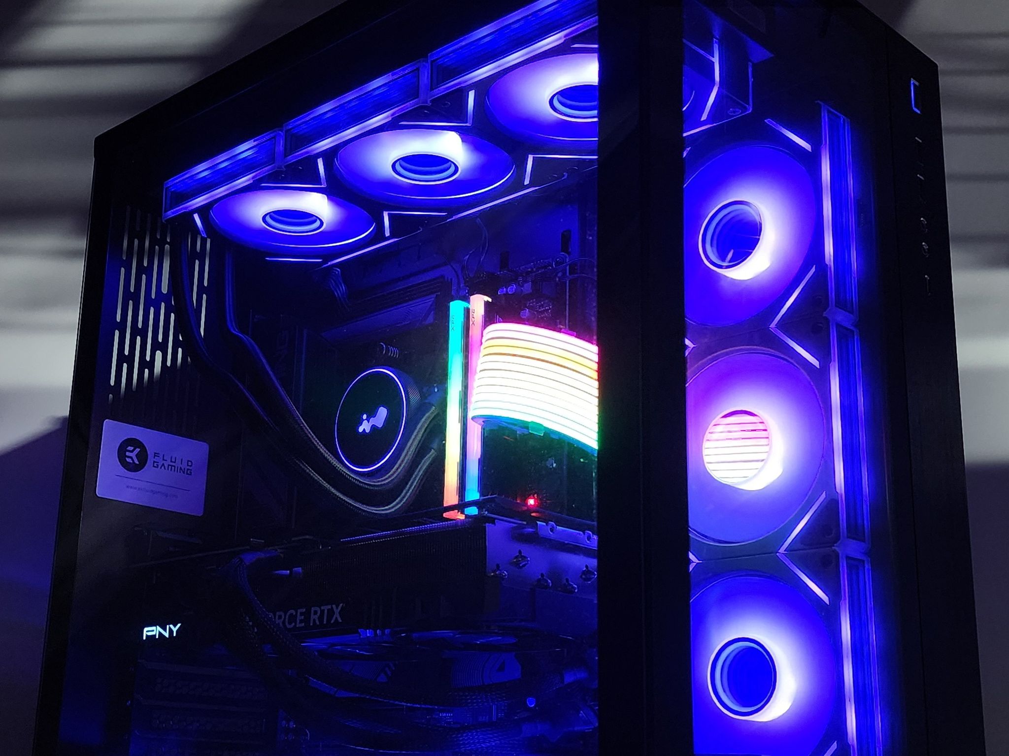 Gaming PC Ryzen 7 7800X3D 32GB RAM 2TB SSD RTX 4070 Ti SUPER 16GB Win11 Computer