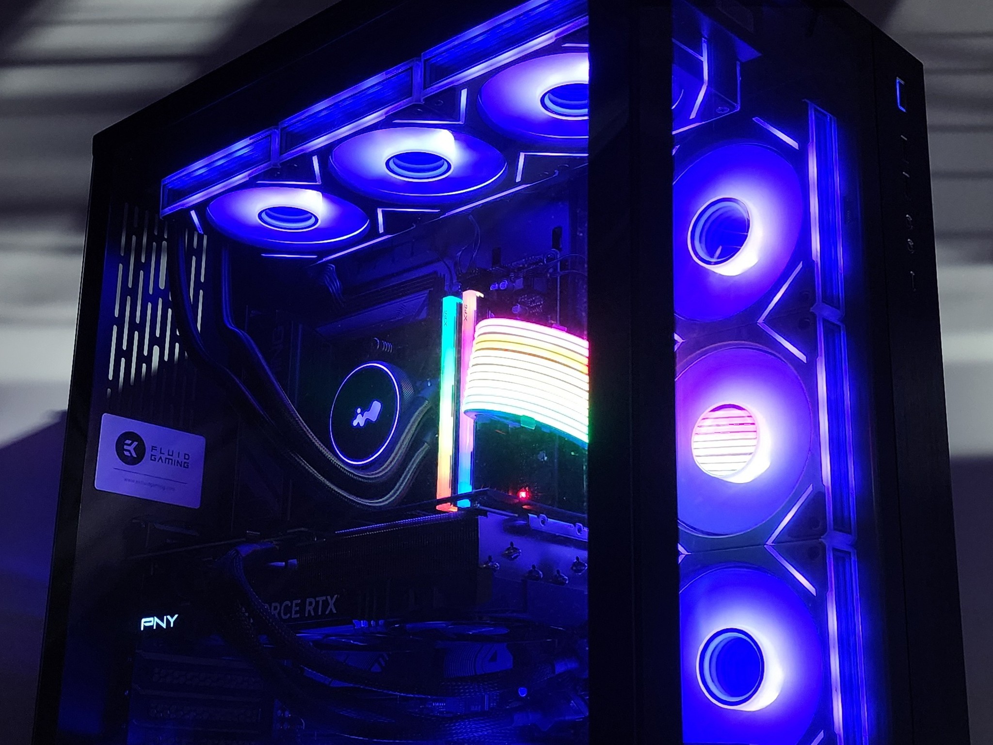 Gaming PC Ryzen 7 7800X3D 32GB RAM 2TB SSD RTX 4070 Ti SUPER 16GB Win11 Computer